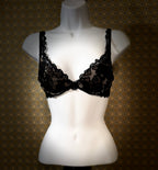 VICTORIA'S SECRET PLUNGE BRA - Consigned with VARDO Vintage & Valuables vvvardo.ca