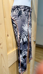 G21 Exercise Capris- Consigned with VARDO Vintage & Valuables vvvardo.ca