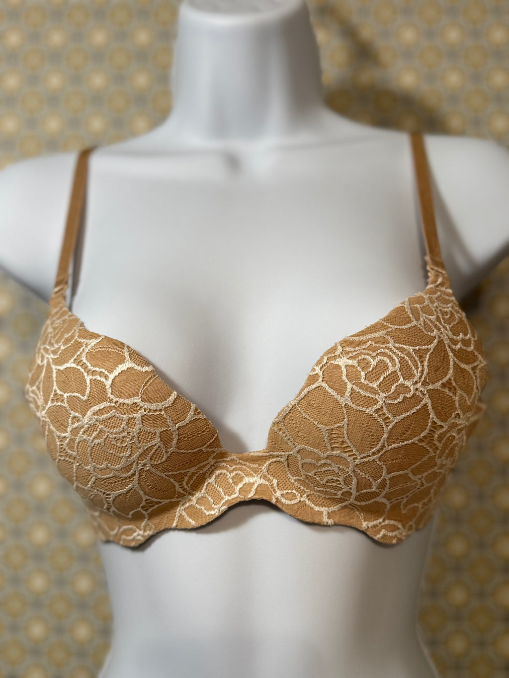 VICTORIA'S SECRET VERY SEXY 32B BRA- Consigned with VARDO Vintage & Valuables vvvardo.ca
