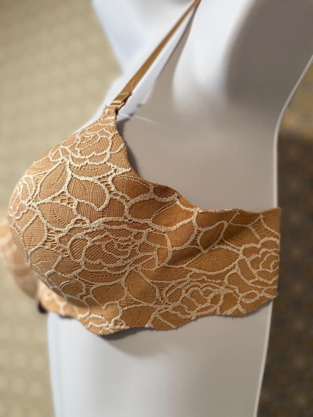 VICTORIA'S SECRET VERY SEXY 32B BRA- Consigned with VARDO Vintage & Valuables vvvardo.ca