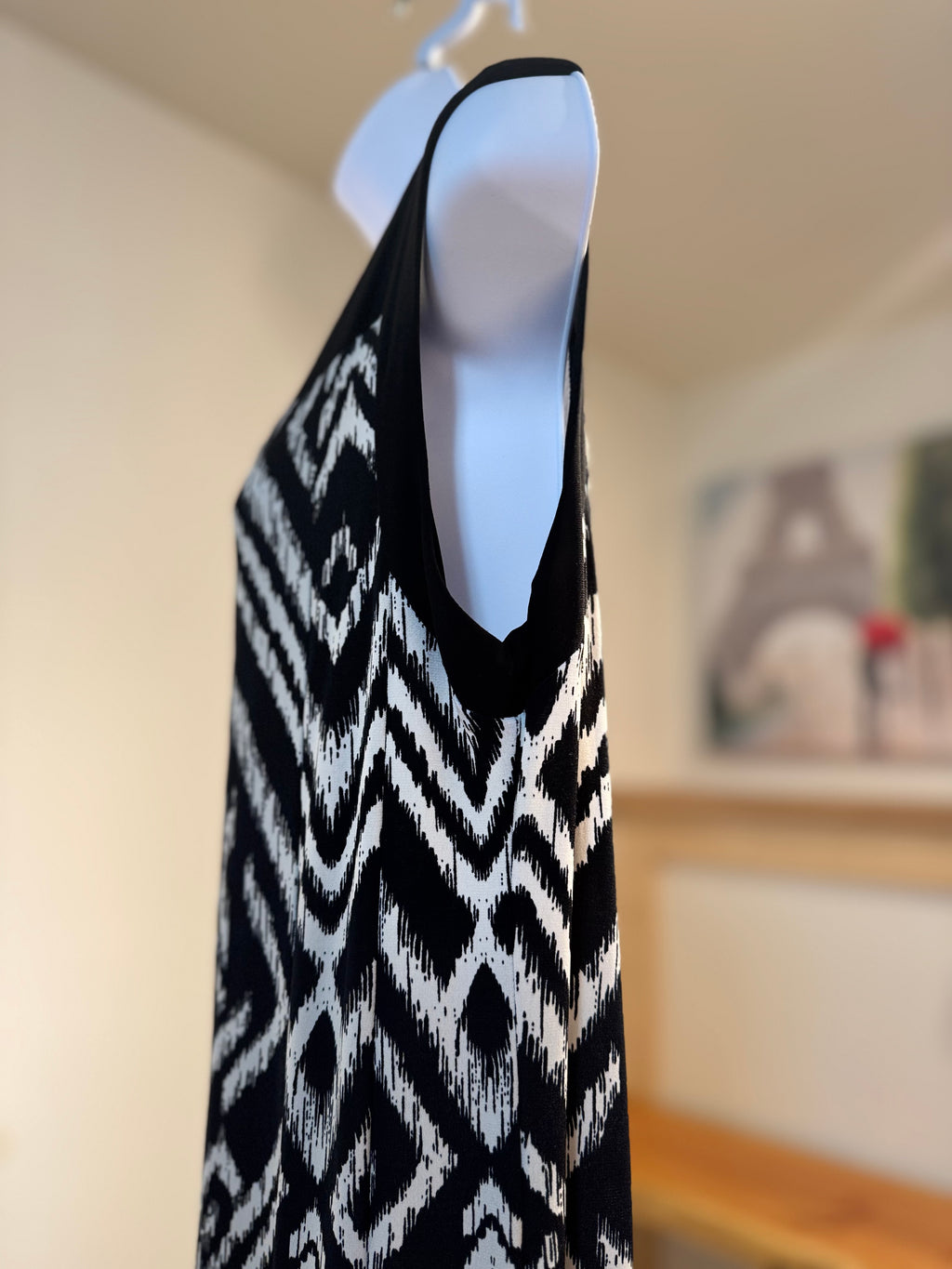 SLEEVELESS DRESS - Consigned with VARDO Vintage & Valuables vvvardo.ca