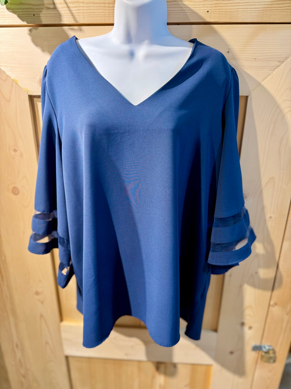 XXL BLOUSE - Consigned with VARDO Vintage & Valuables vvvardo.ca