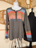 24/7 MAURICES Henley Top - Consigned with VARDO Vintage & Valuables vvvardo.ca