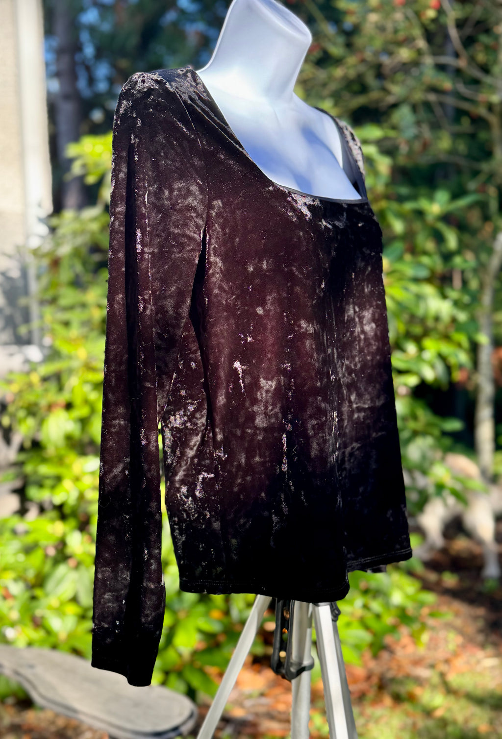 REITMANS ROCK & SHINE velour top - Consigned with VARDO Vintage & Valuables vvvardo.ca