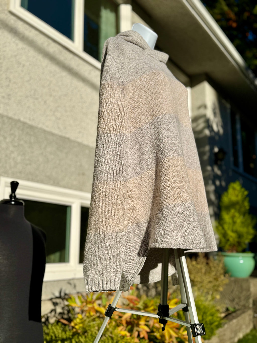 Retrofit Beige Grey Hoodie Sweater