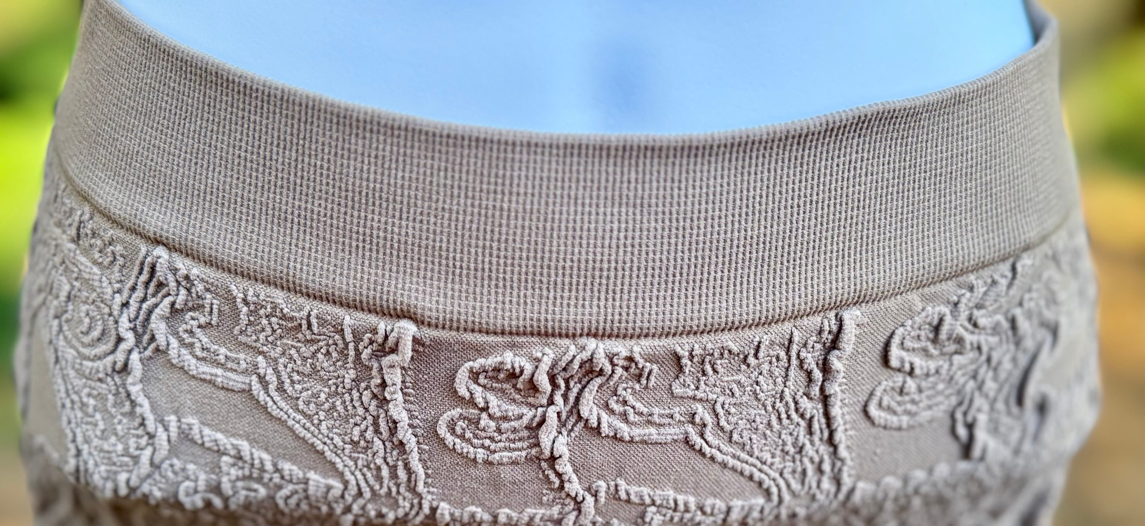 VERONA Textured Tights - Consigned with VARDO Vintage & Valuables vvvardo.ca