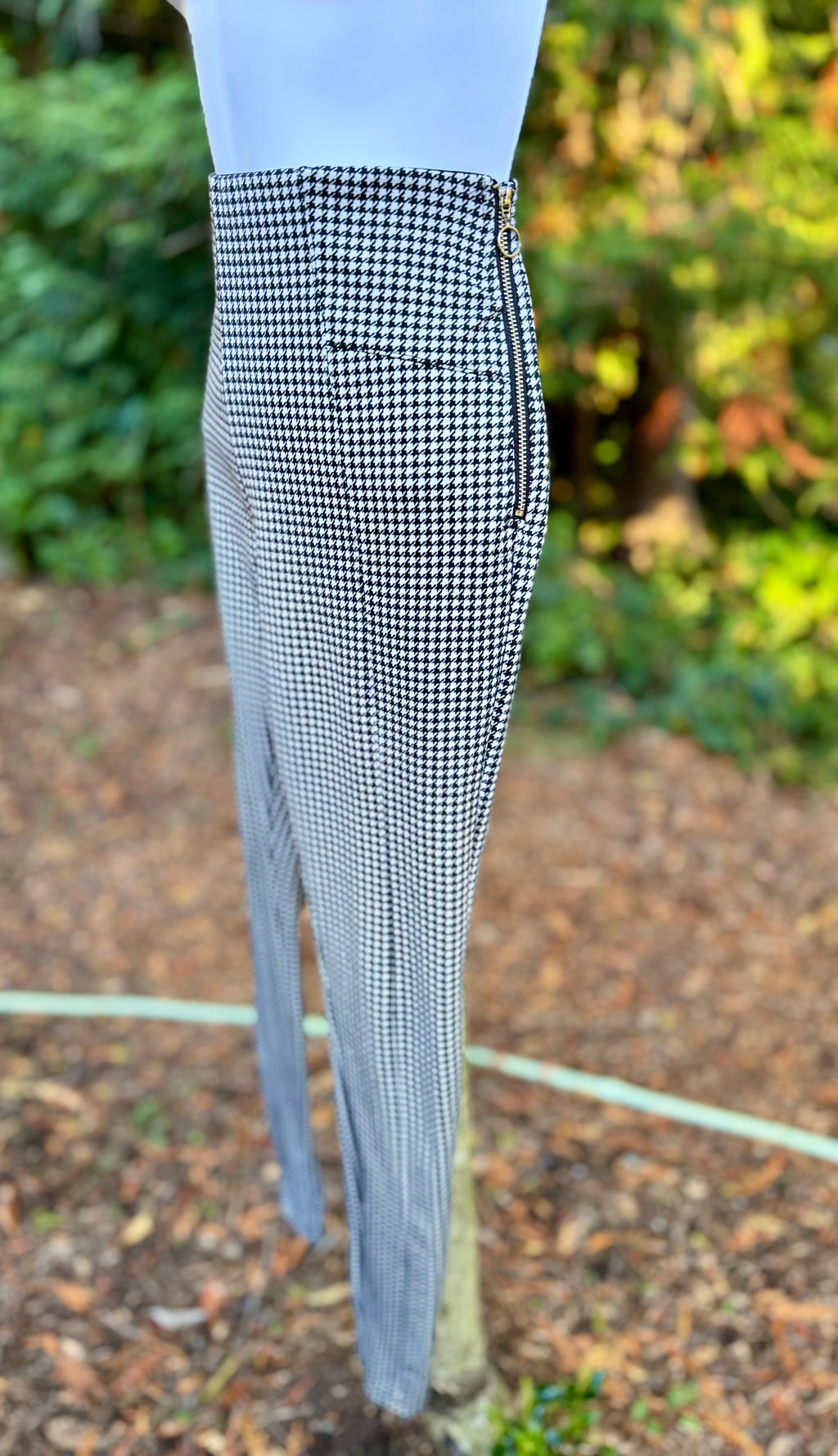 ARDENE: High waisted houndstooth pencil pants - Consigned with VARDO Vintage & Valuables vvvardo.ca