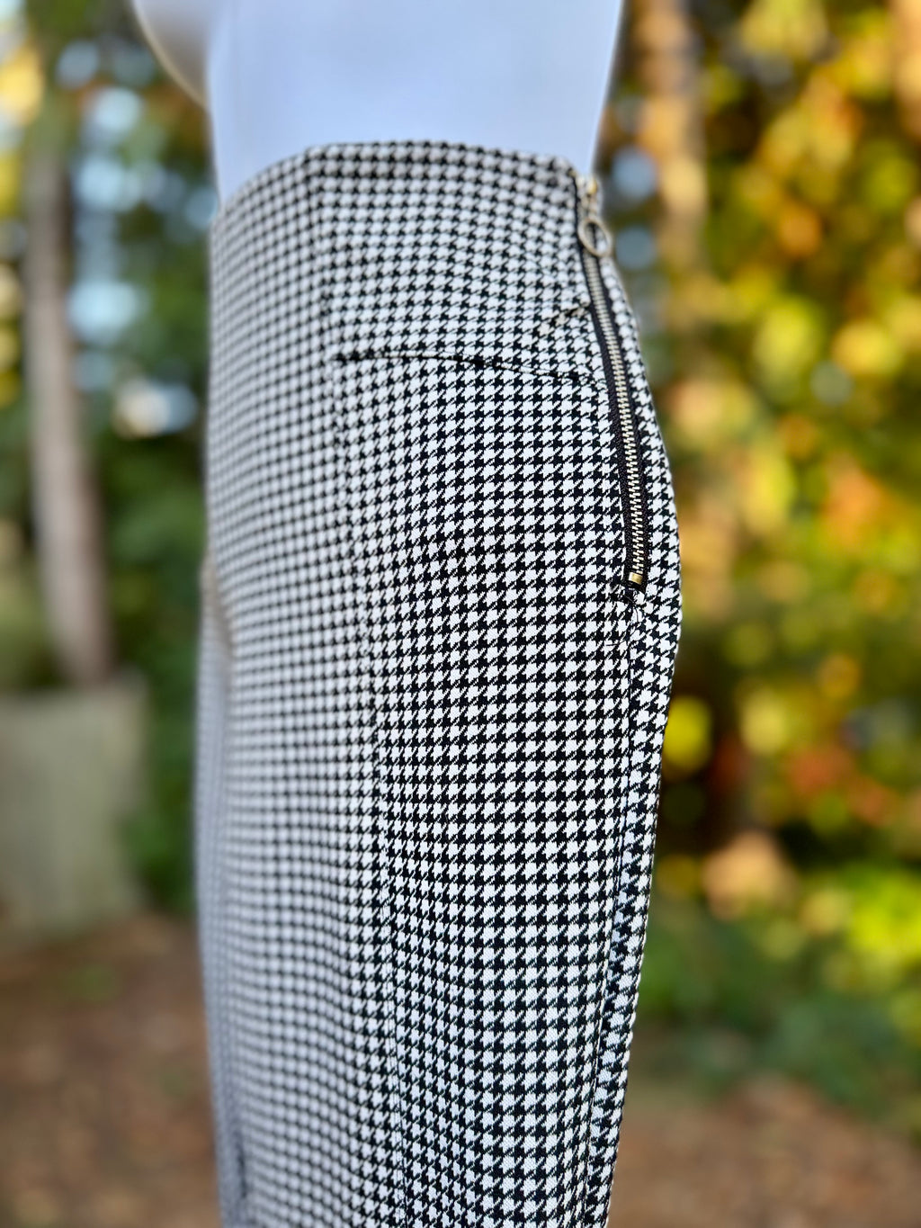 ARDENE: High waisted houndstooth pencil pants - Consigned with VARDO Vintage & Valuables vvvardo.ca