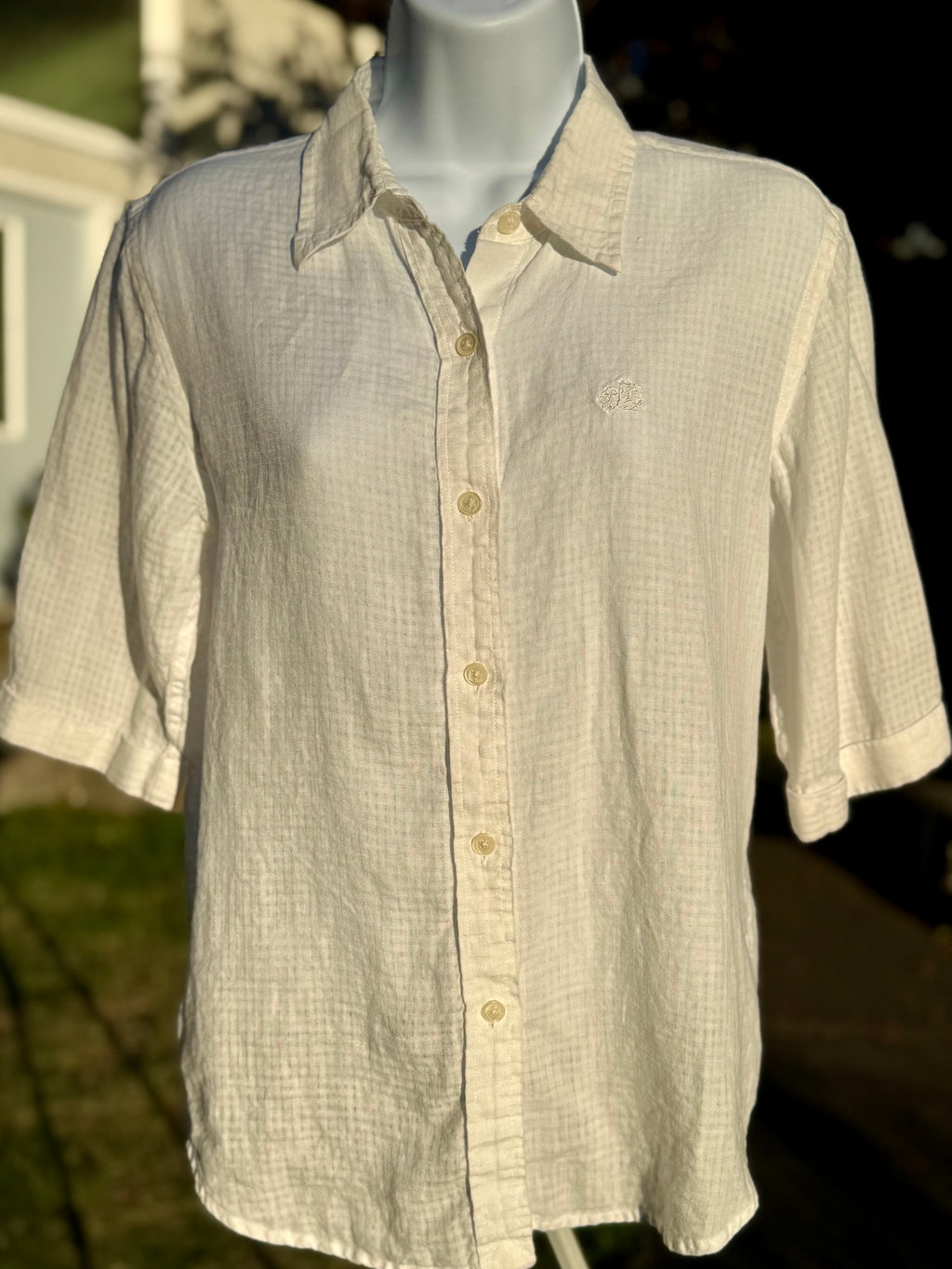 LAUREN RALPH LAUREN: Linen Shirt - Consigned with VARDO Vintage & Valuables vvvardo.ca