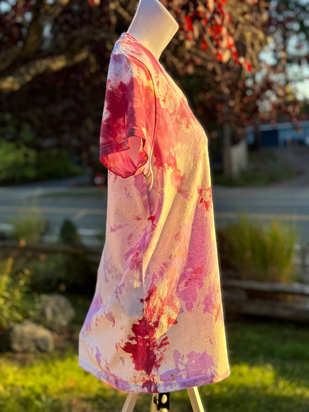 GILDAN Tye Dye V-Neck T Shirt - Consigned with VARDO Vintage & Valuables vvvardo.ca
