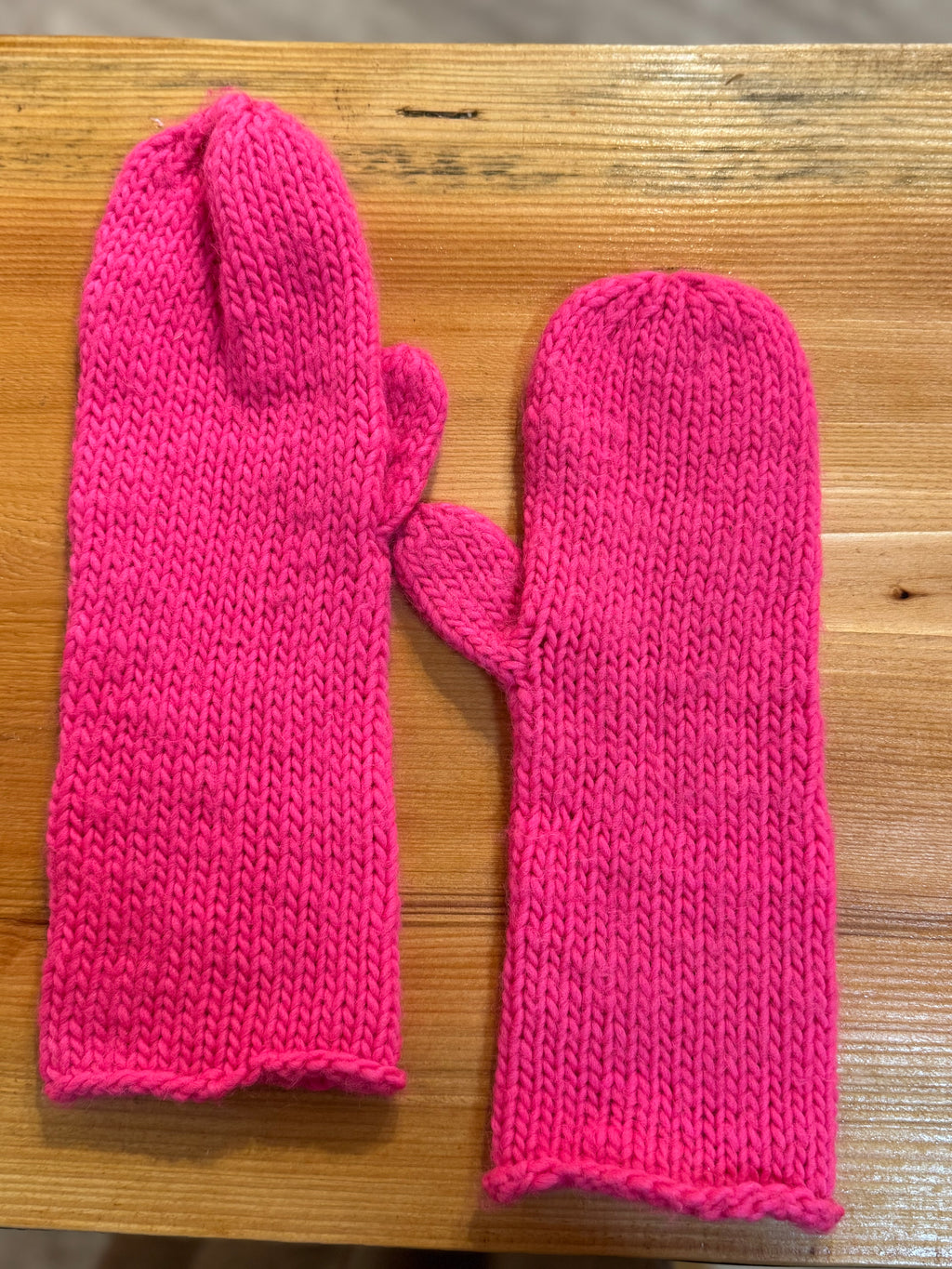 KNIT MITTENS - Consigned with VARDO Vintage & Valuables vvvardo.ca