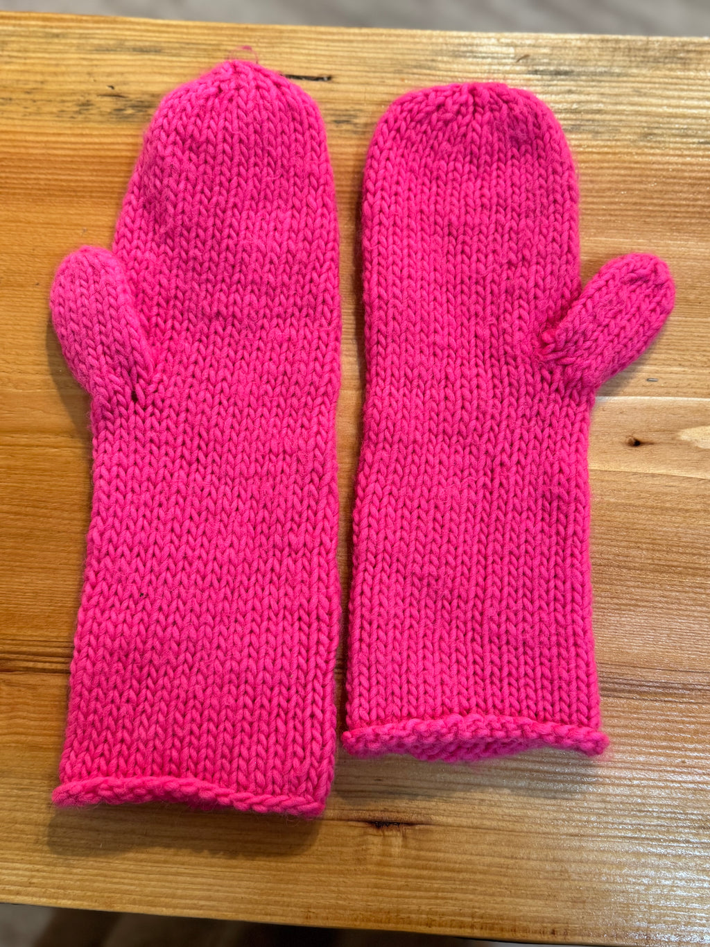 KNIT MITTENS - Consigned with VARDO Vintage & Valuables vvvardo.ca