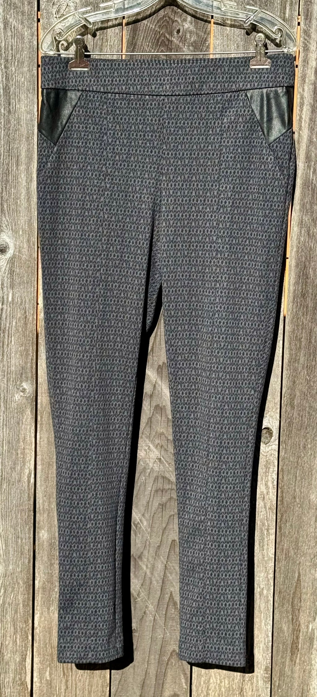 MICHEL STUDIO COLLECTION TAYLOR PANTS- Consigned with VARDO Vintage & Valuables vvvardo.ca