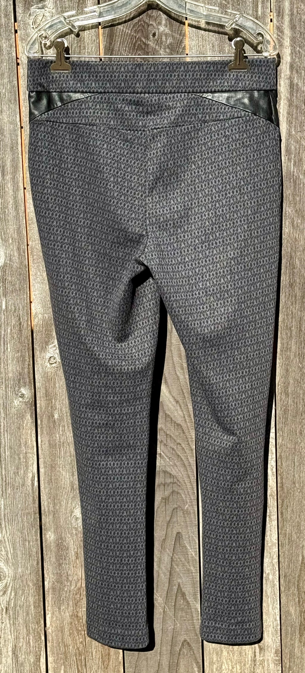 MICHEL STUDIO COLLECTION TAYLOR PANTS- Consigned with VARDO Vintage & Valuables vvvardo.ca