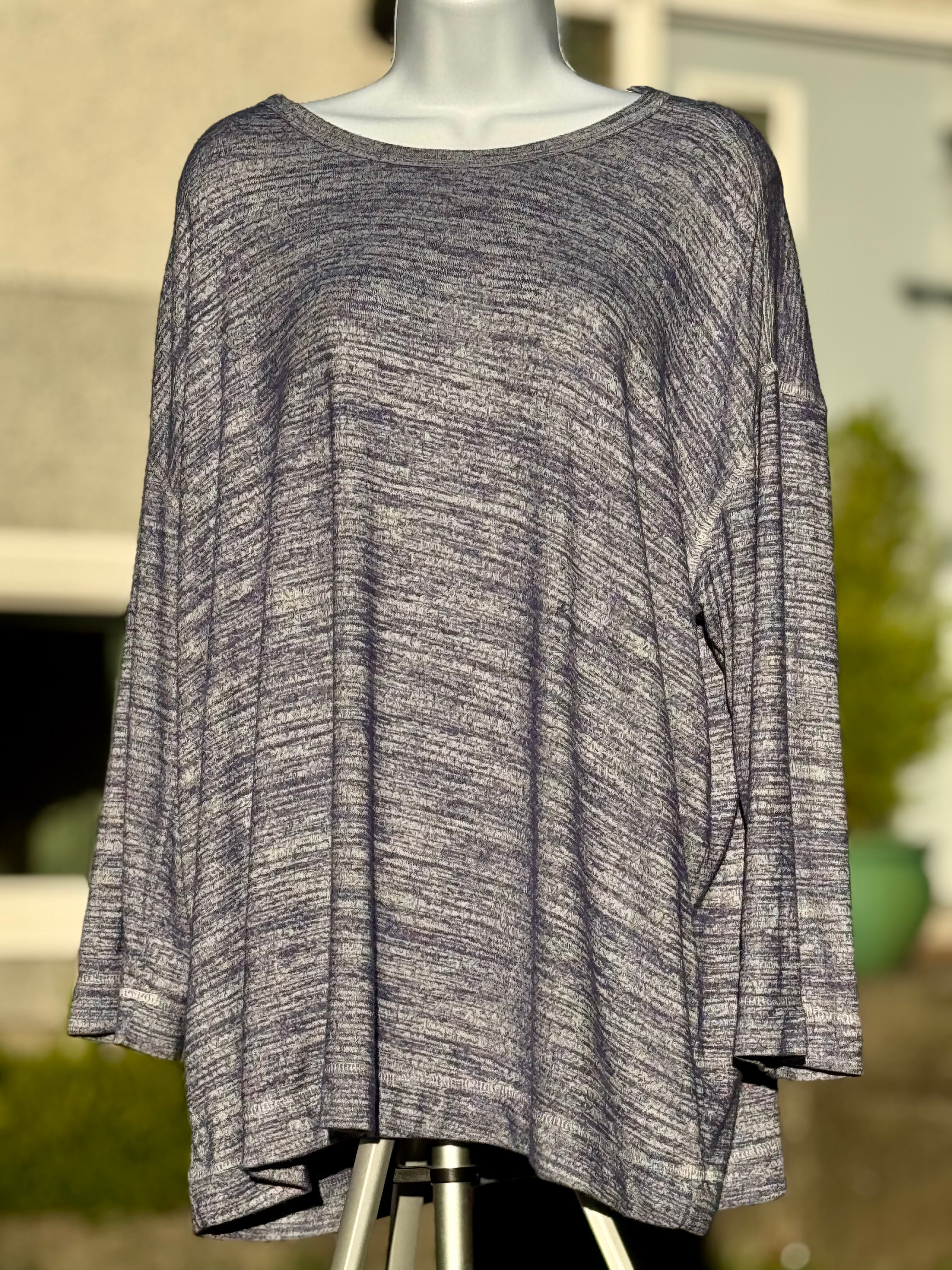 NORTHERN REFLECTIONS 3/4 length sleeve top- Consigned with VARDO Vintage & Valuables vvvardo.ca