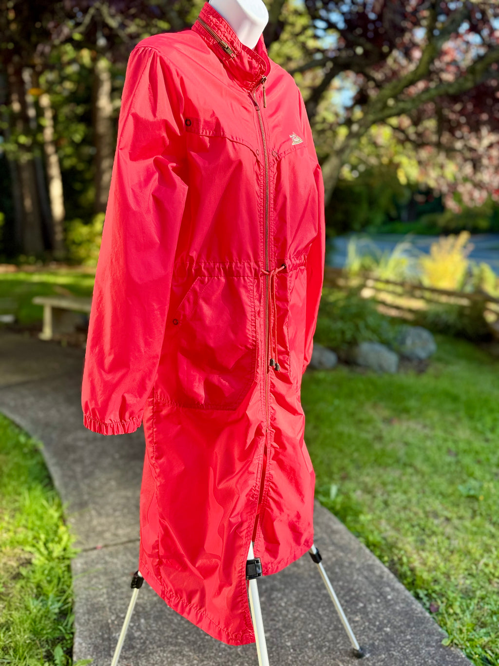 Ispo International Vintage Long Windbreaker- Consigned with VARDO Vintage & Valuables vvvardo.ca