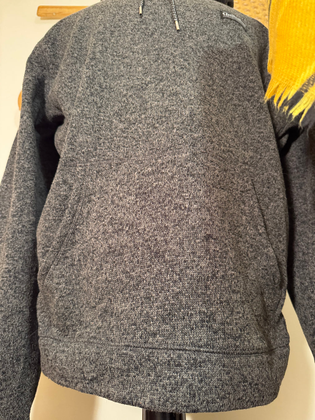 QUIKSILVER HOODIE - Consigned with VARDO Vintage & Valuables vvvardo.ca