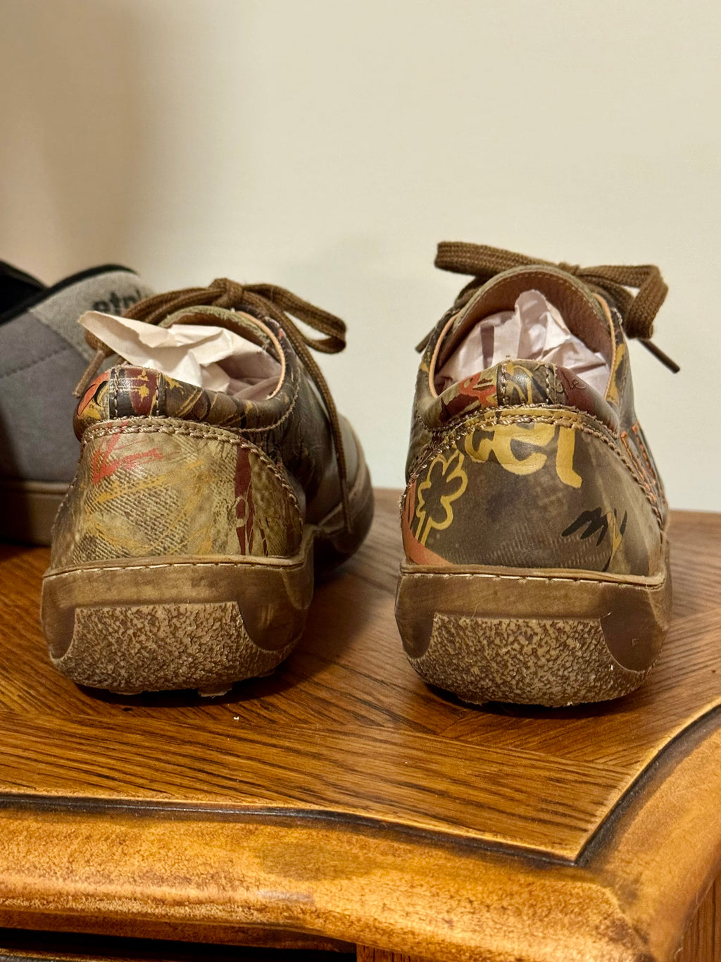 PORTOFINO SHOES- Consigned with VARDO Vintage & Valuables vvvardo.ca