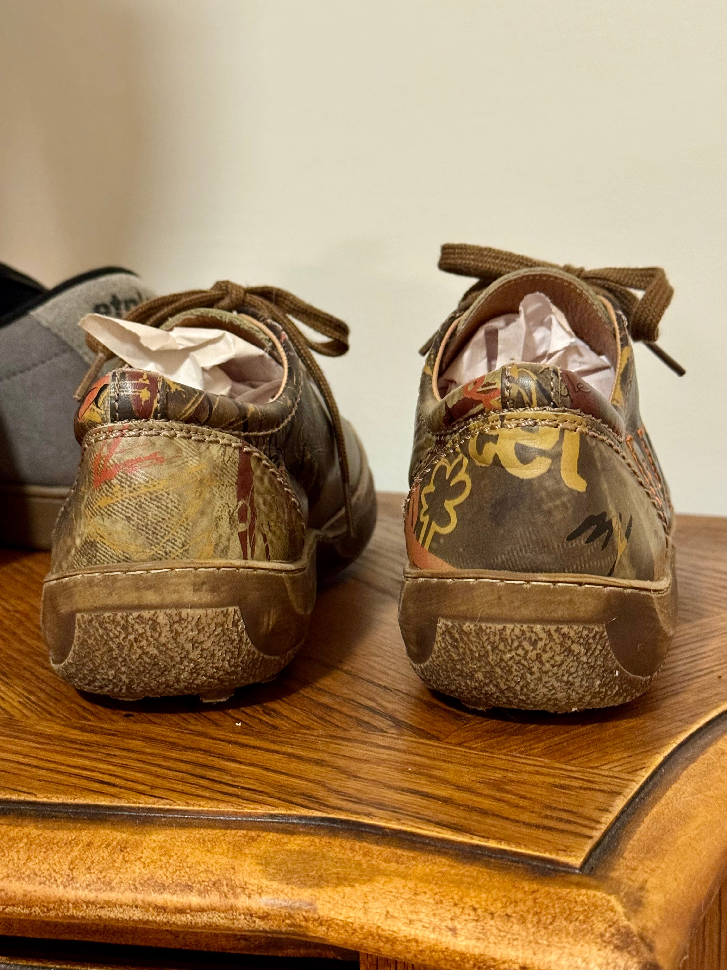 PORTOFINO SHOES- Consigned with VARDO Vintage & Valuables vvvardo.ca