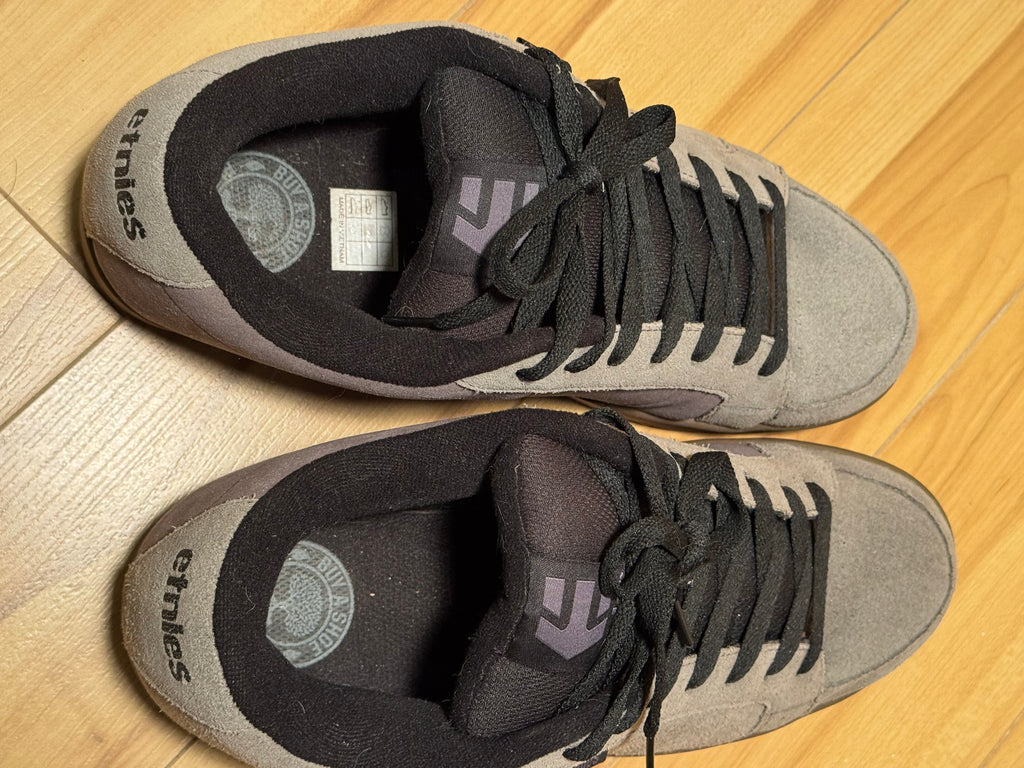 ETNIES KINGPIN SKATE SHOES- Consigned with VARDO Vintage & Valuables vvvardo.ca