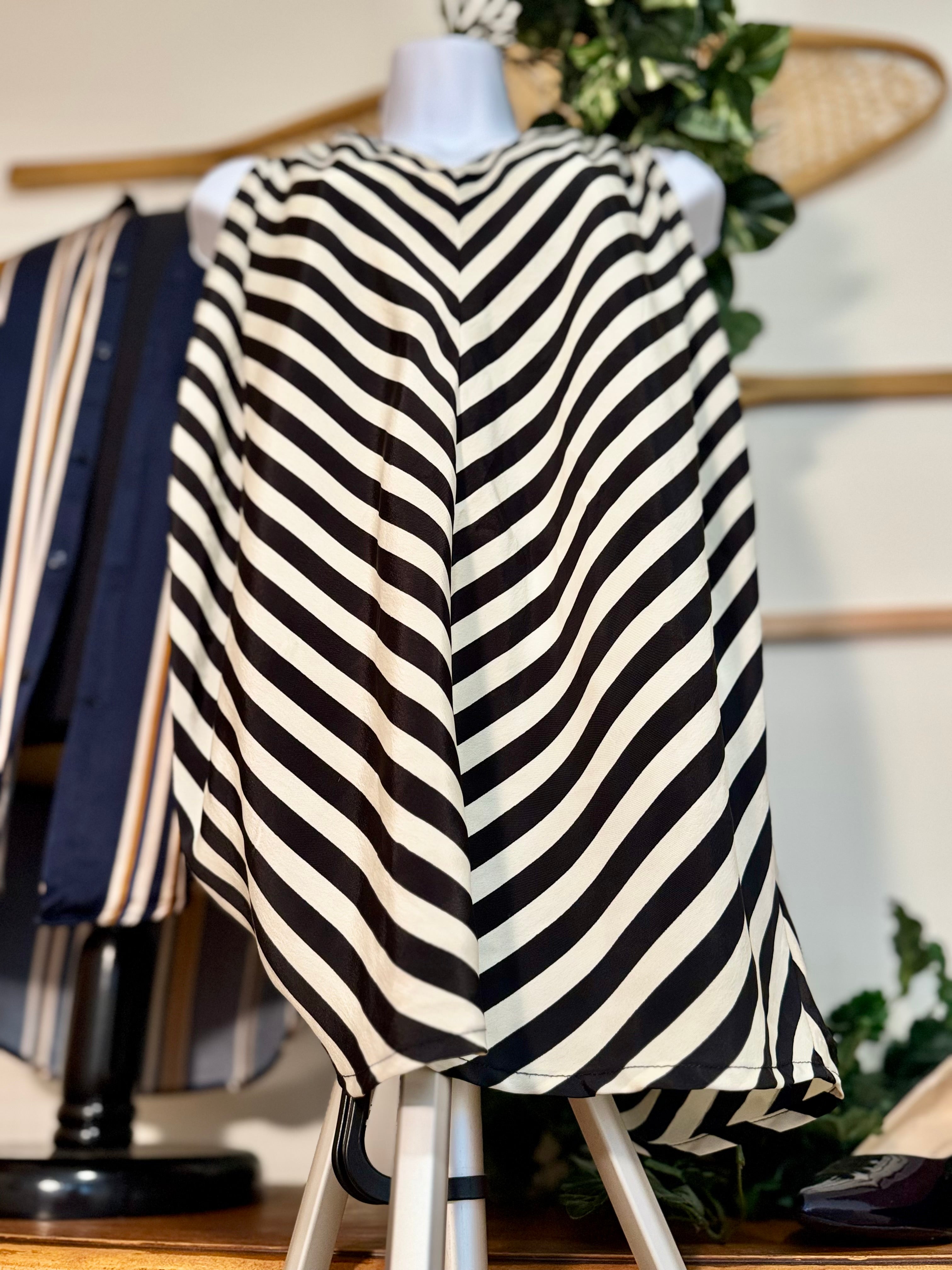 H&M SLEEVELESS BLOUSE- Consigned with VARDO Vintage & Valuables vvvardo.ca