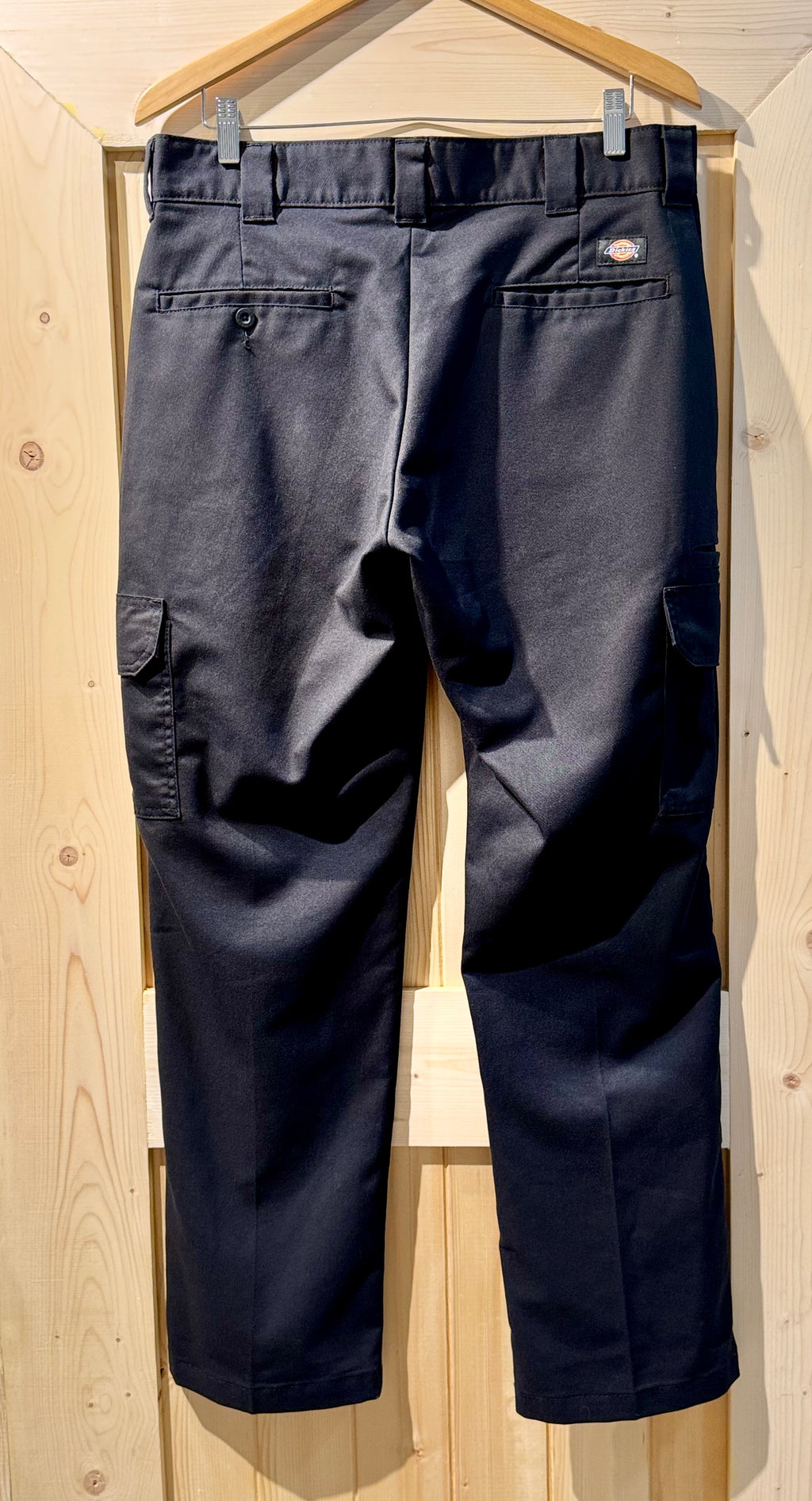 DICKIES CARGO PANTS- Consigned with VARDO Vintage & Valuables vvvardo.ca