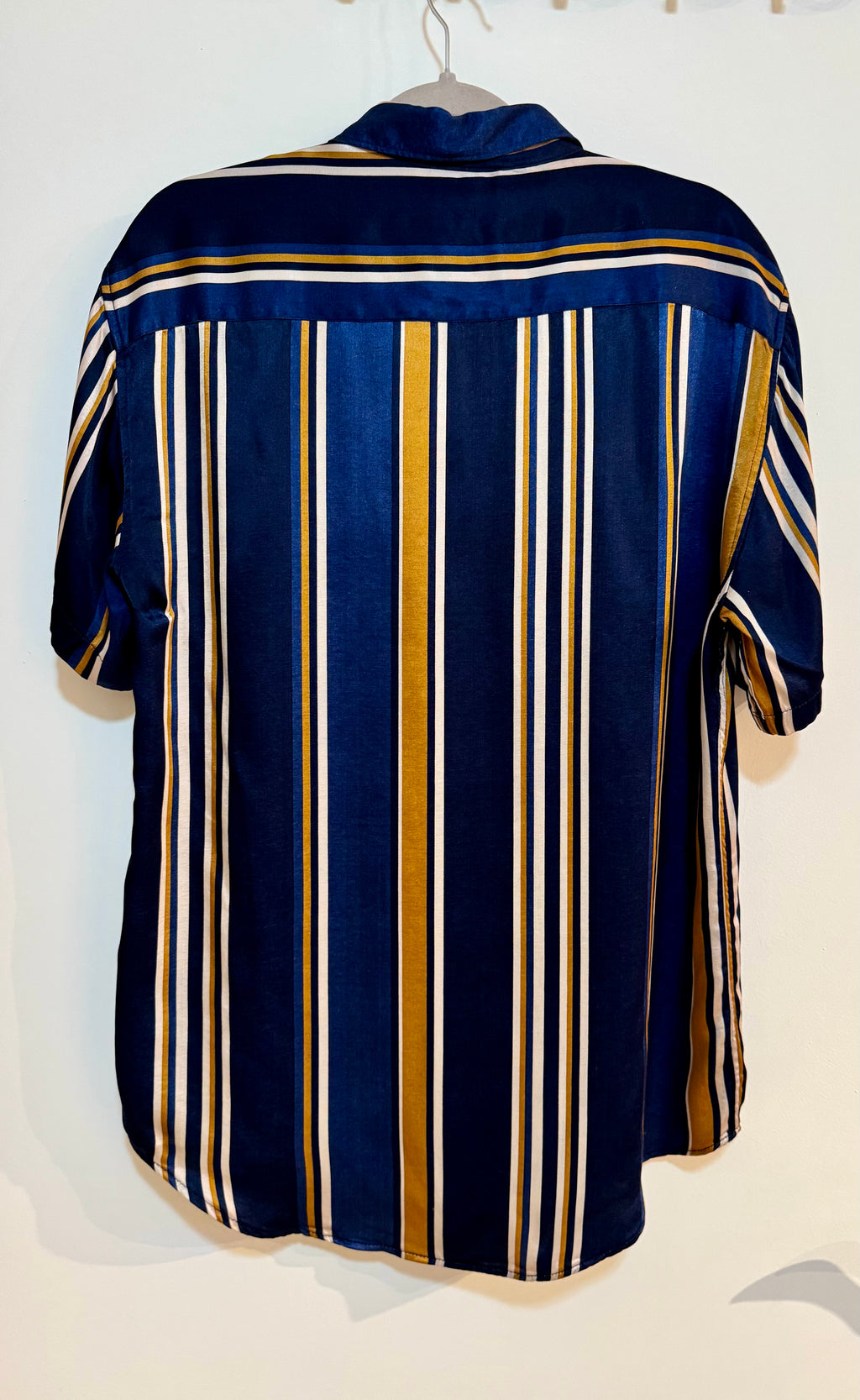 ZARA SHORT SLEEVE SHIRT- Consigned with VARDO Vintage & Valuables vvvardo.ca