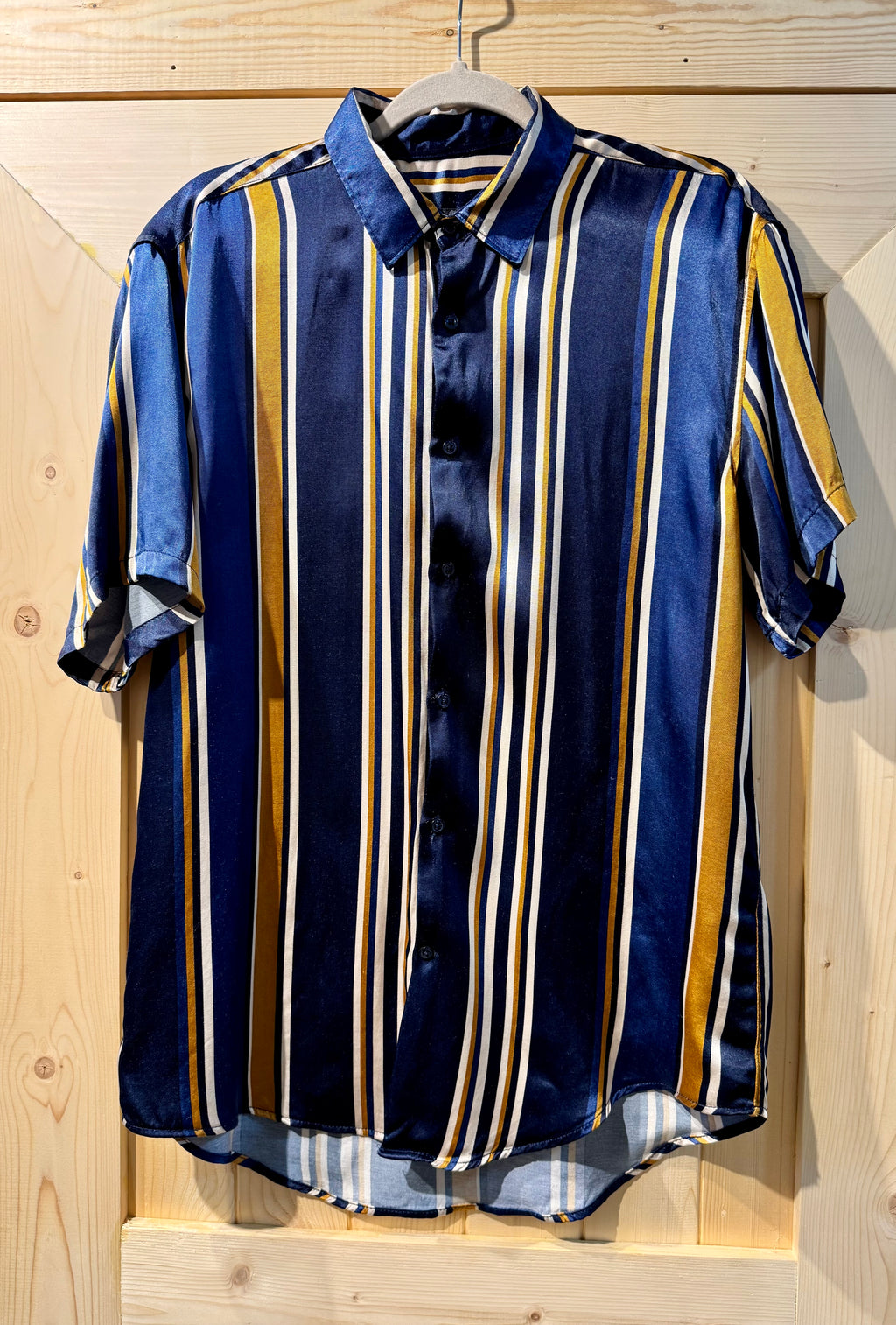 ZARA SHORT SLEEVE SHIRT- Consigned with VARDO Vintage & Valuables vvvardo.ca