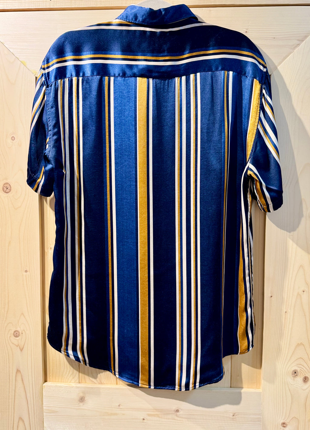 ZARA SHORT SLEEVE SHIRT- Consigned with VARDO Vintage & Valuables vvvardo.ca