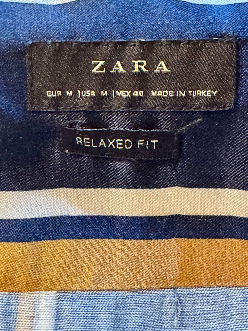 ZARA SHORT SLEEVE SHIRT- Consigned with VARDO Vintage & Valuables vvvardo.ca
