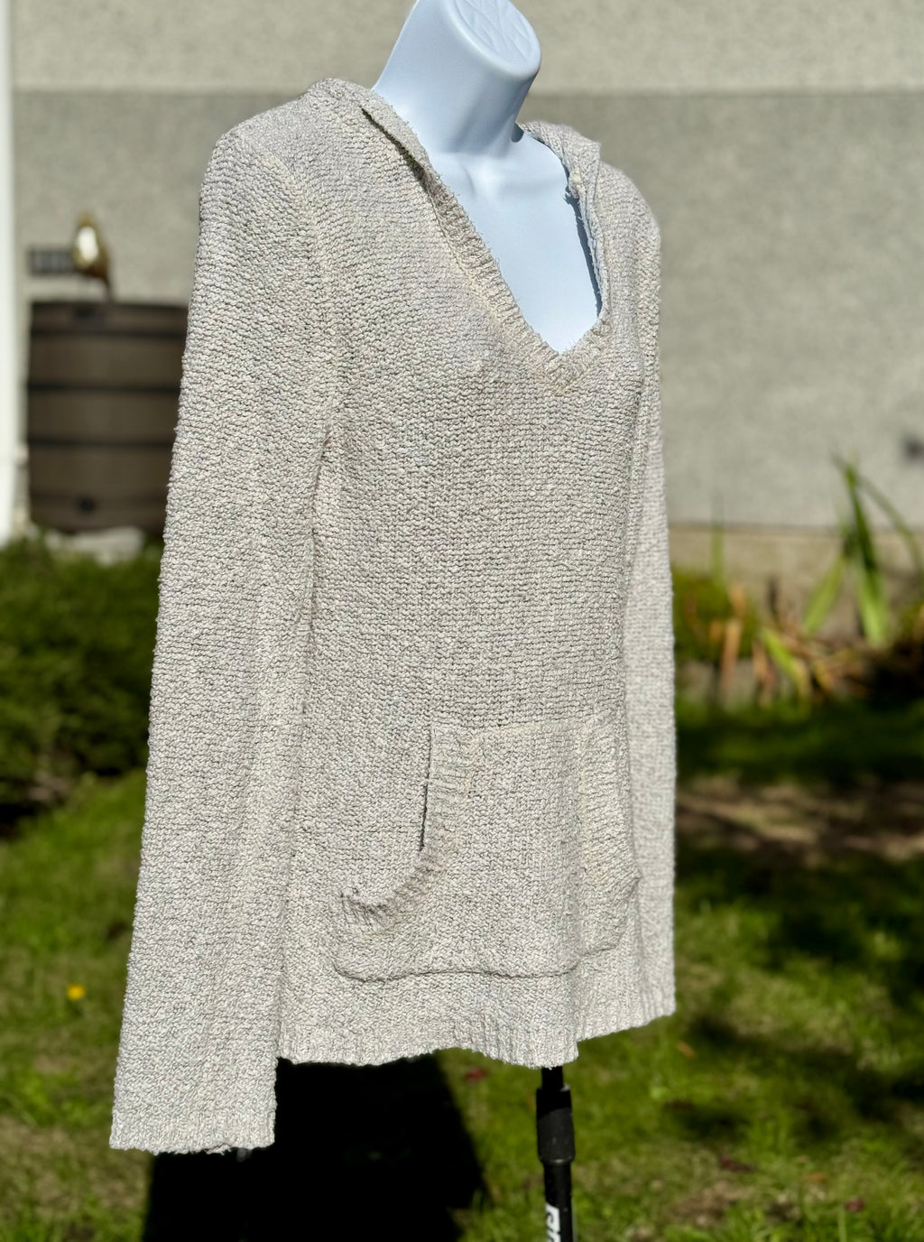 ROXY SWEATER HOODIE- Consigned with VARDO Vintage & Valuables vvvardo.ca