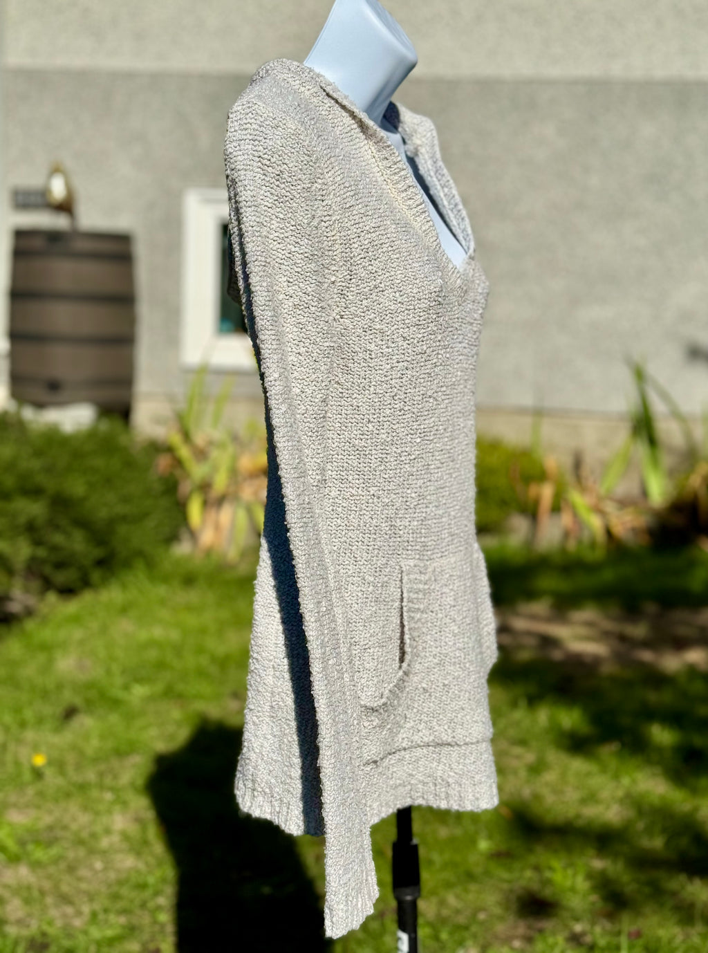 ROXY SWEATER HOODIE- Consigned with VARDO Vintage & Valuables vvvardo.ca