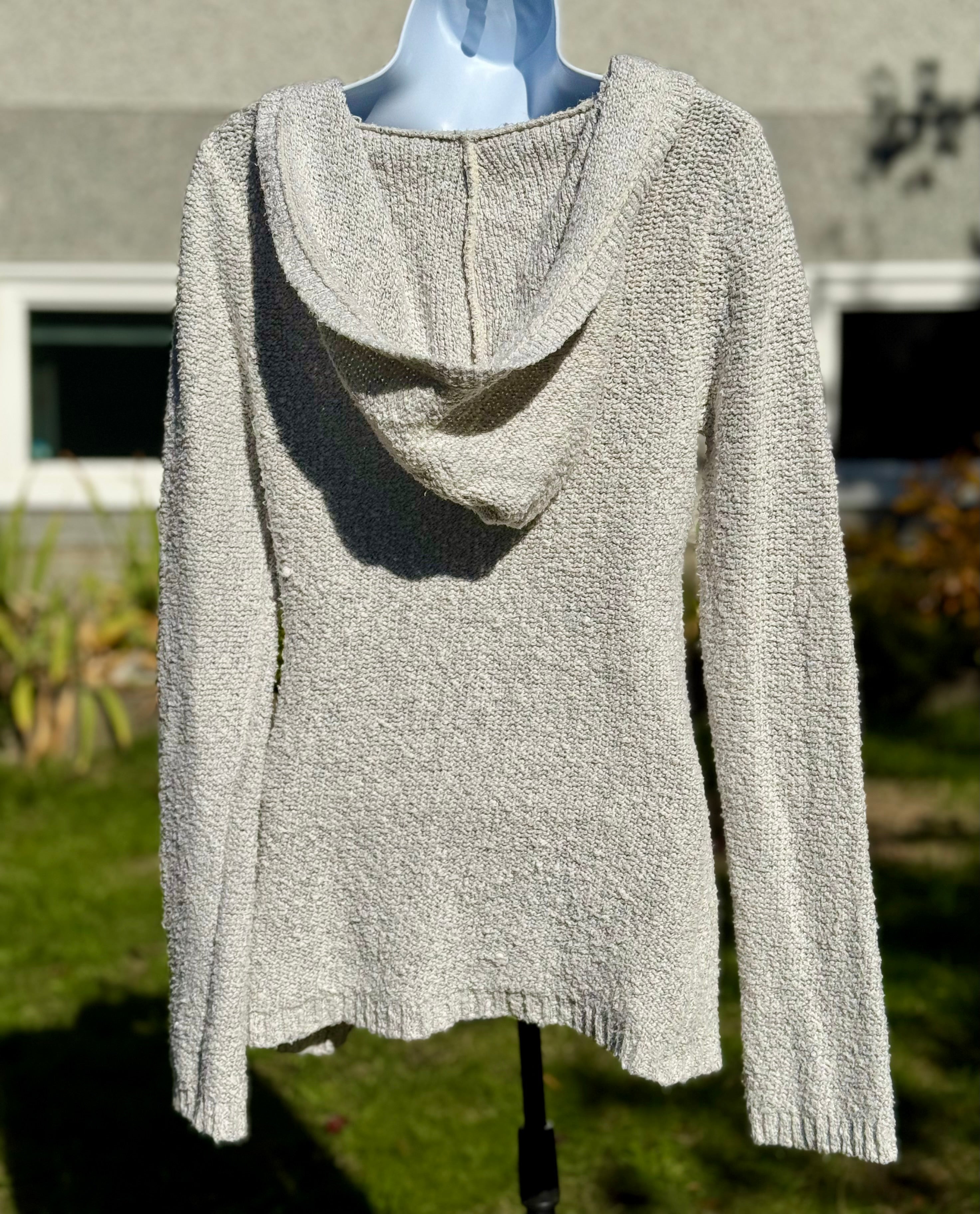 ROXY SWEATER HOODIE- Consigned with VARDO Vintage & Valuables vvvardo.ca