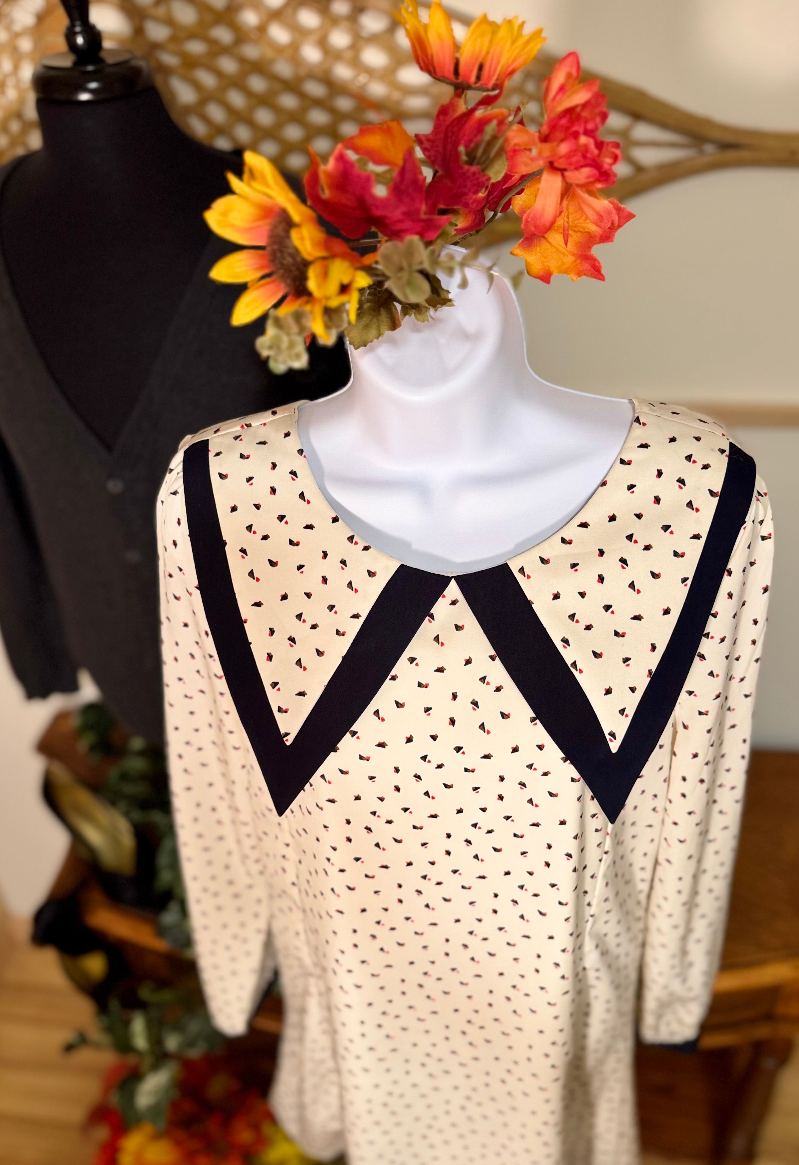 MINA UK DRESS- Consigned with VARDO Vintage & Valuables vvvardo.ca