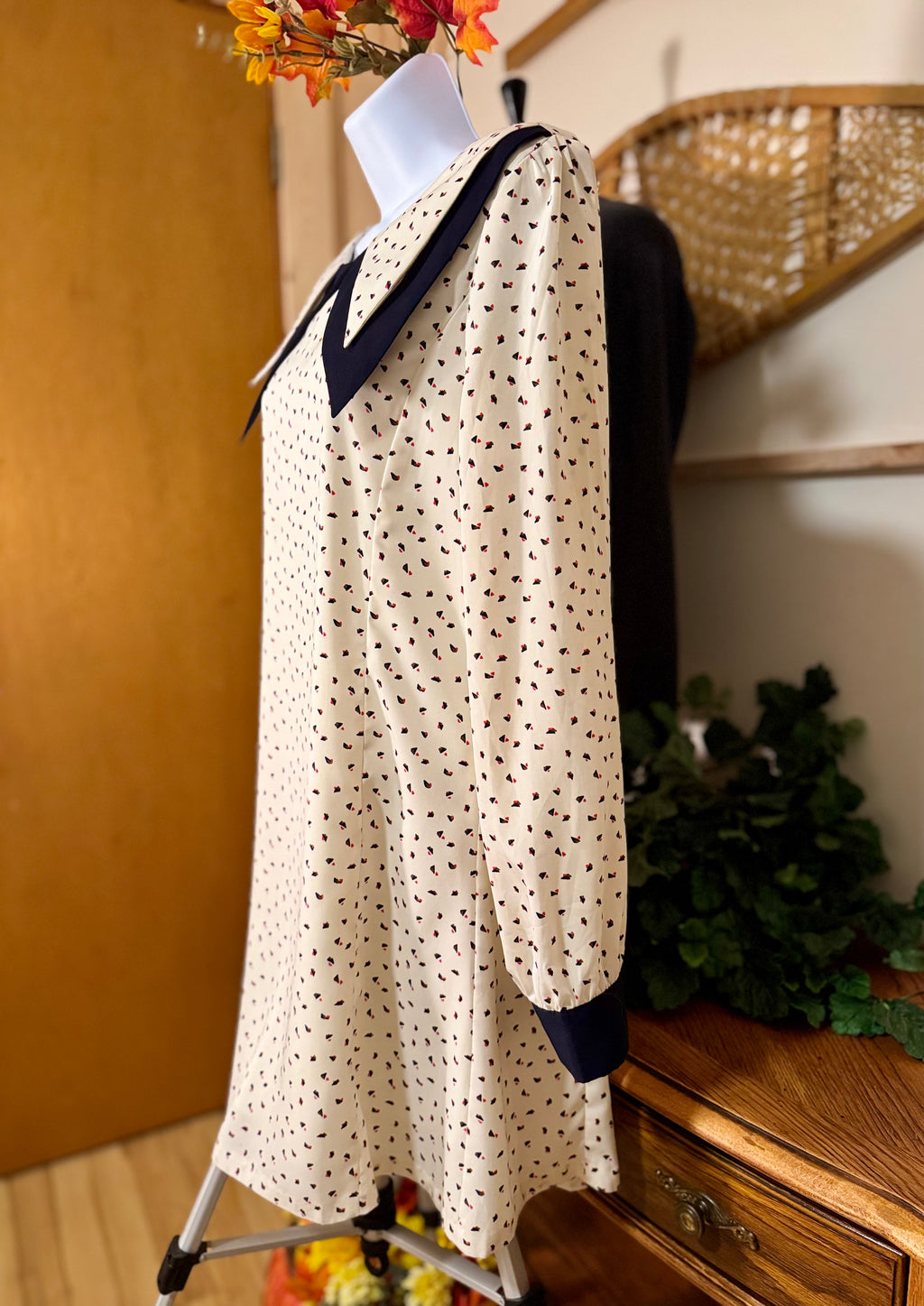 MINA UK DRESS- Consigned with VARDO Vintage & Valuables vvvardo.ca