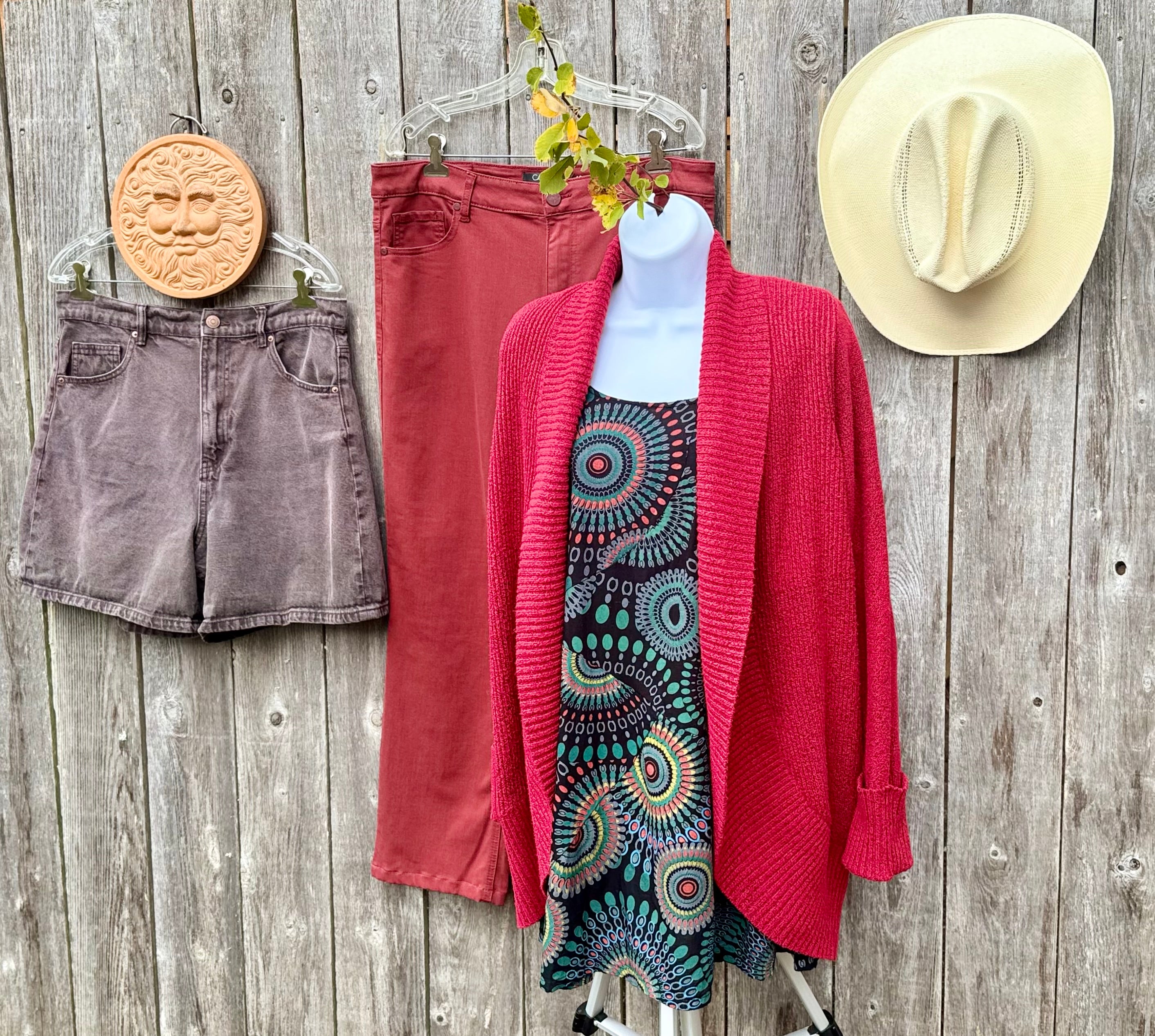 REITMANS CARDIGAN- Consigned with VARDO Vintage & Valuables vvvardo.ca