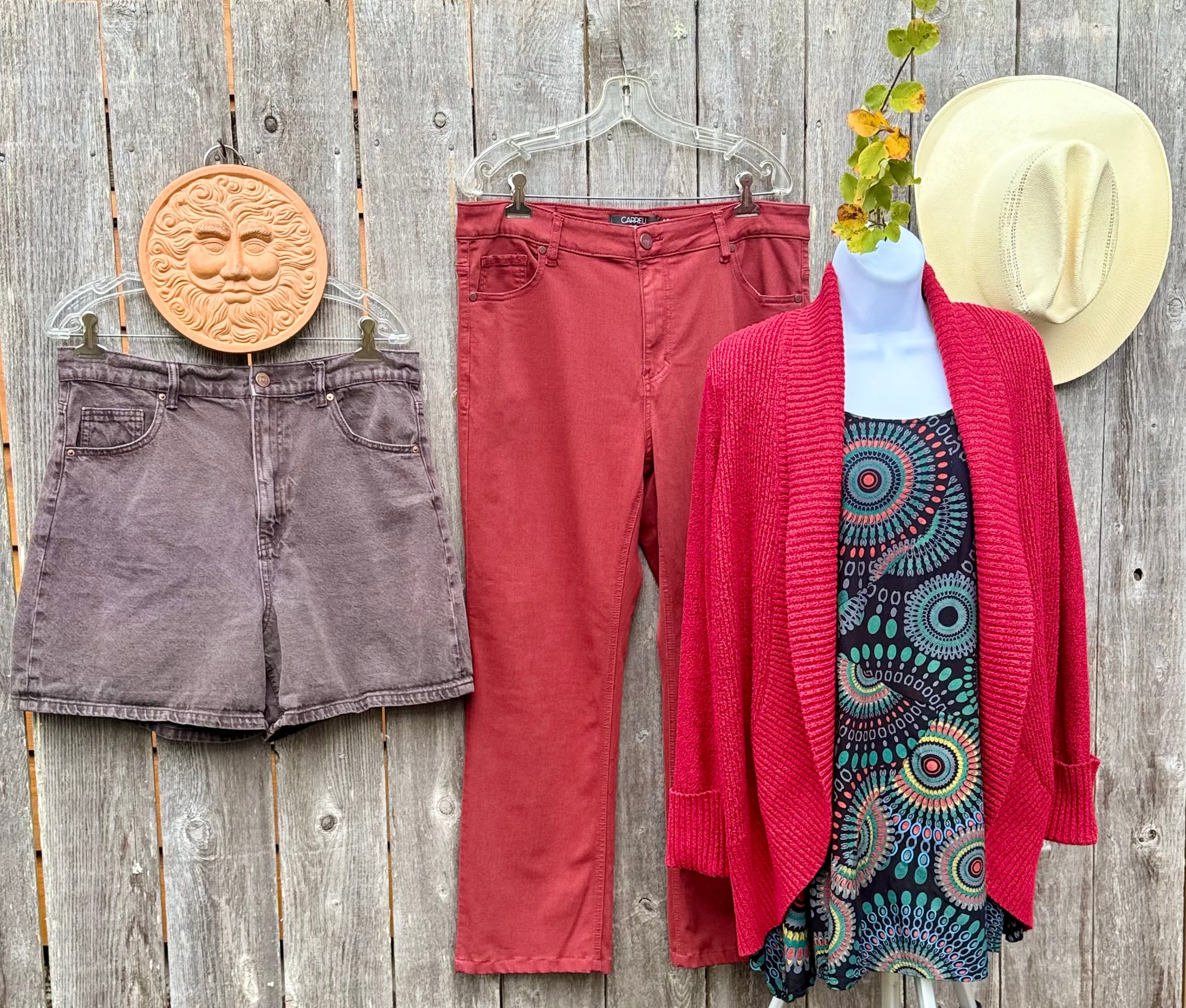 ARDENE BROWN JEAN SHORTS- Consigned with VARDO Vintage & Valuables vvvardo.ca