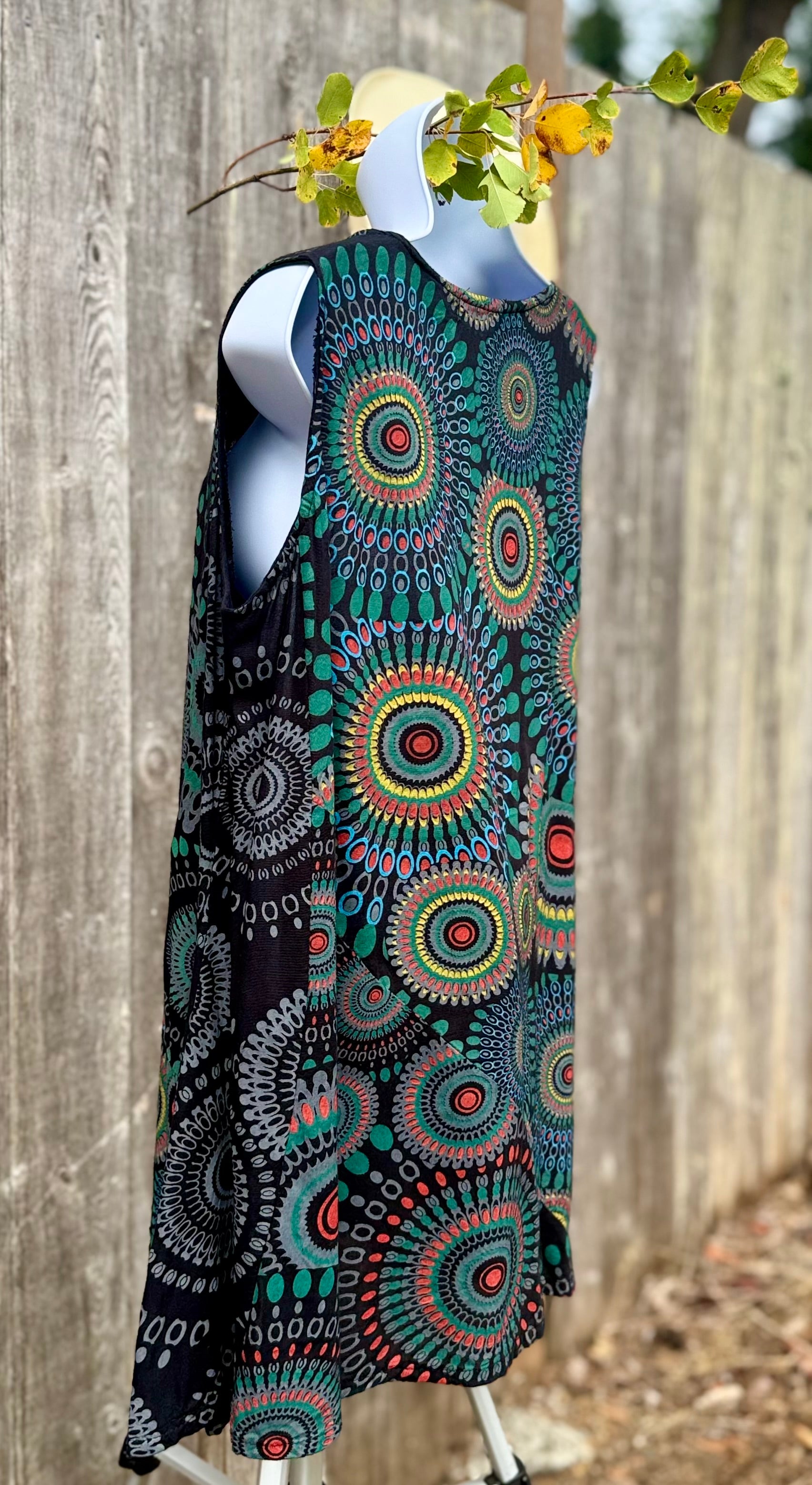 LEOPARDS & ROSES TUNIC TOP- Consigned with VARDO Vintage & Valuables vvvardo.ca