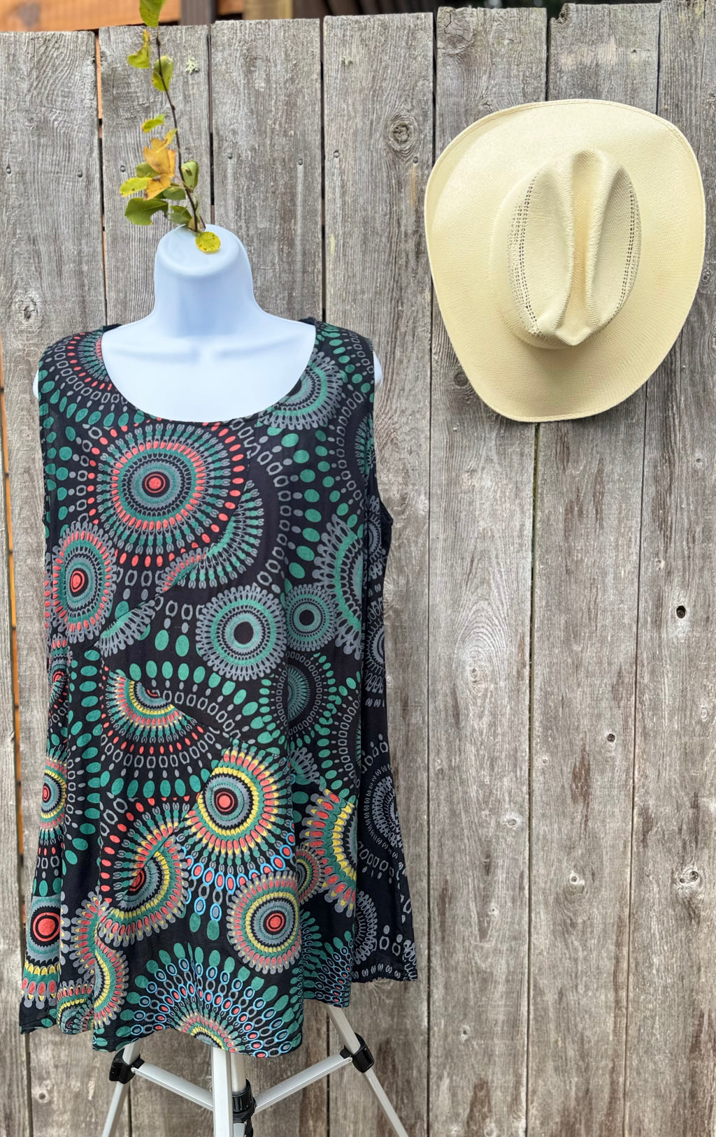 LEOPARDS & ROSES TUNIC TOP- Consigned with VARDO Vintage & Valuables vvvardo.ca