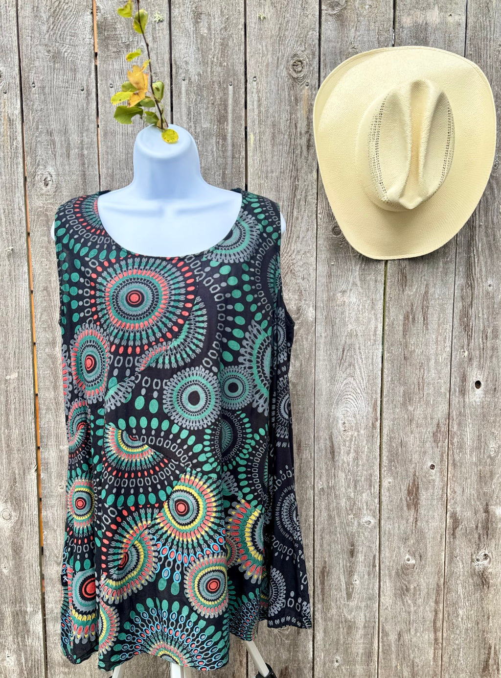 LEOPARDS & ROSES TUNIC TOP- Consigned with VARDO Vintage & Valuables vvvardo.ca