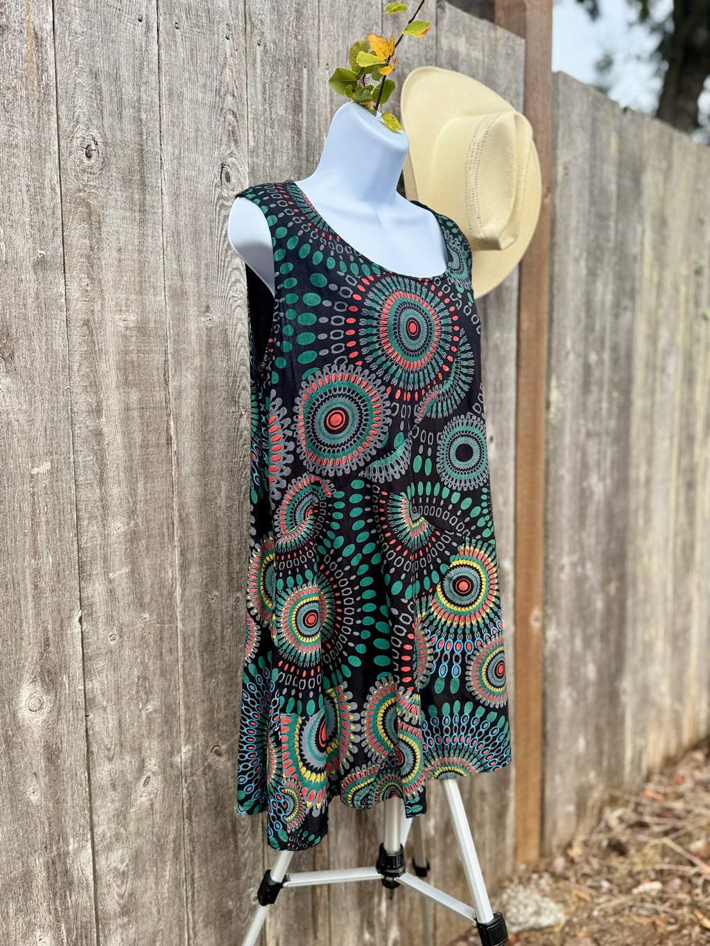 LEOPARDS & ROSES TUNIC TOP- Consigned with VARDO Vintage & Valuables vvvardo.ca