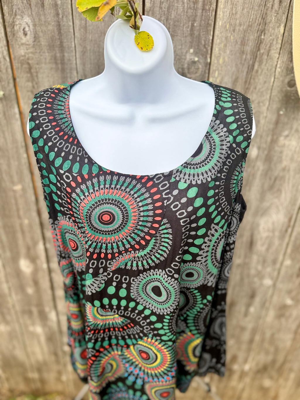 LEOPARDS & ROSES TUNIC TOP- Consigned with VARDO Vintage & Valuables vvvardo.ca