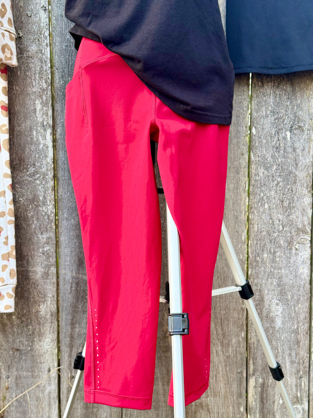 LULULEMON LEGGINS- Consigned with VARDO Vintage & Valuables vvvardo.ca