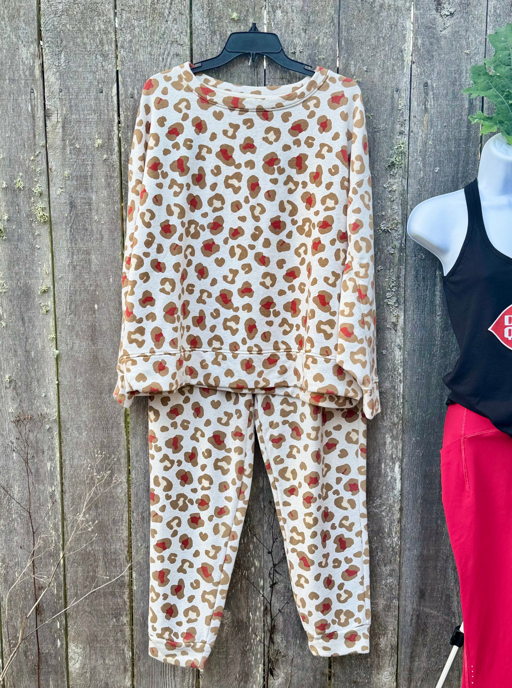 Secret Treasures Leopard Print Lounge Set