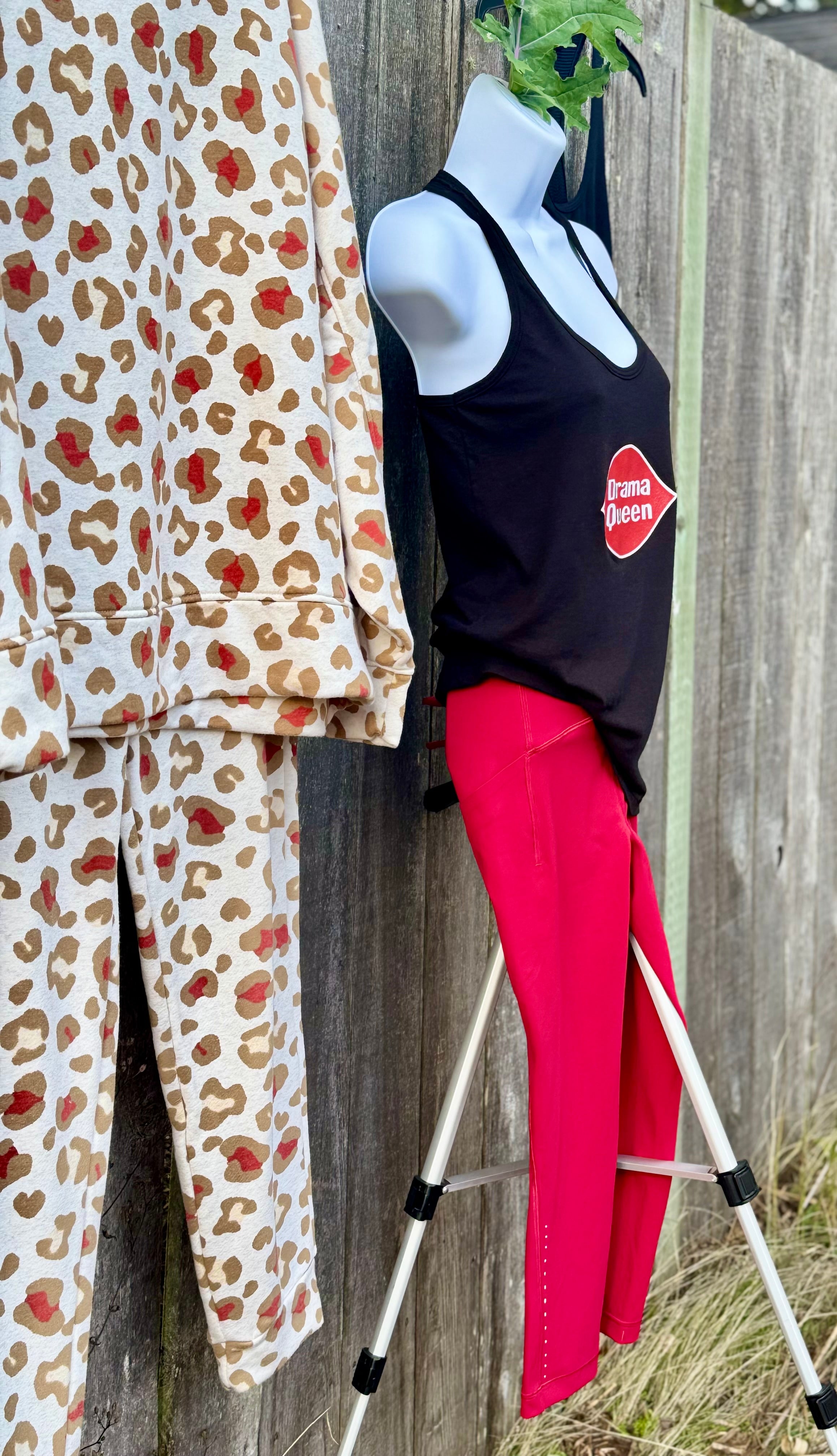 LULULEMON LEGGINS- Consigned with VARDO Vintage & Valuables vvvardo.ca