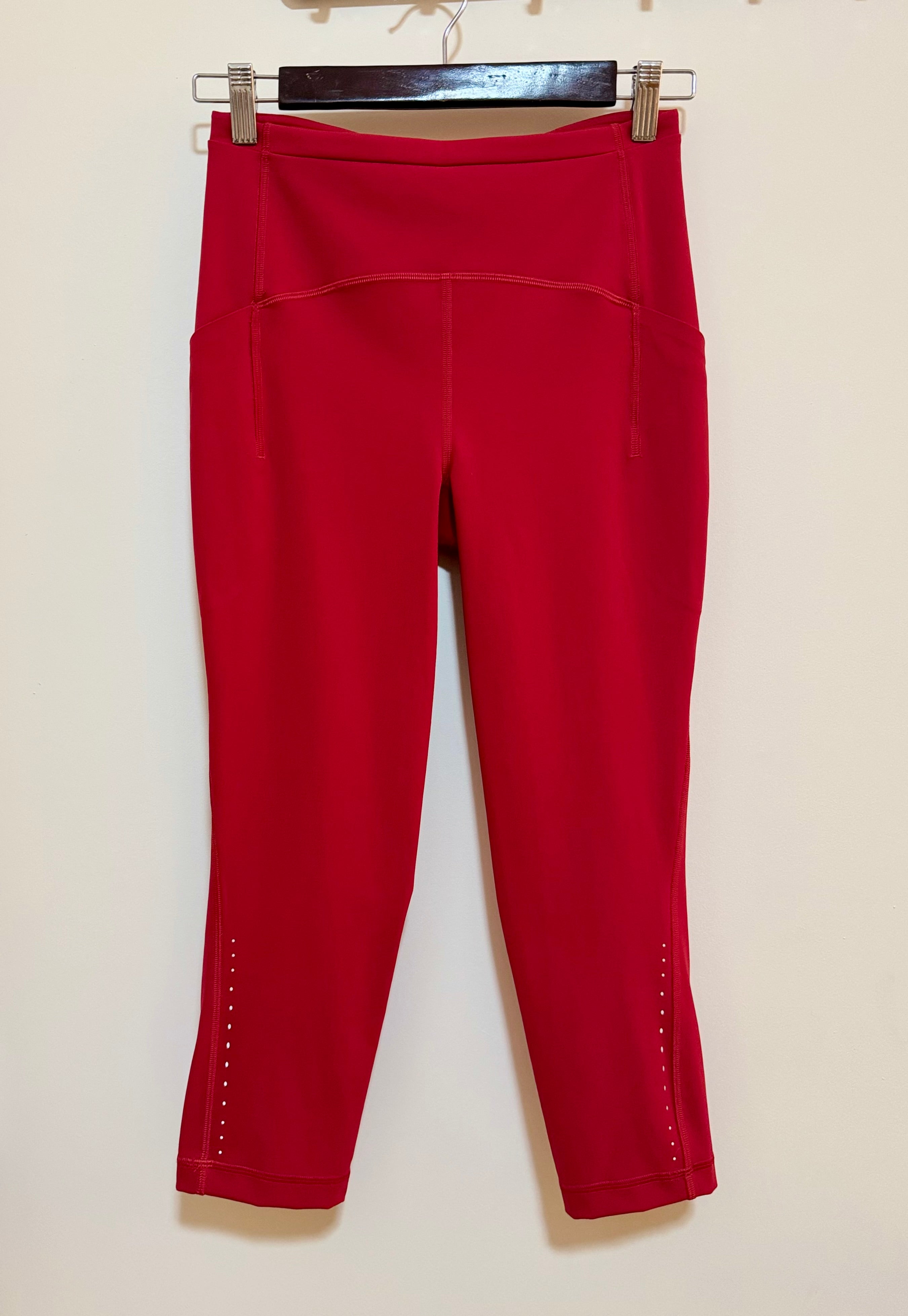 LULULEMON LEGGINS- Consigned with VARDO Vintage & Valuables vvvardo.ca