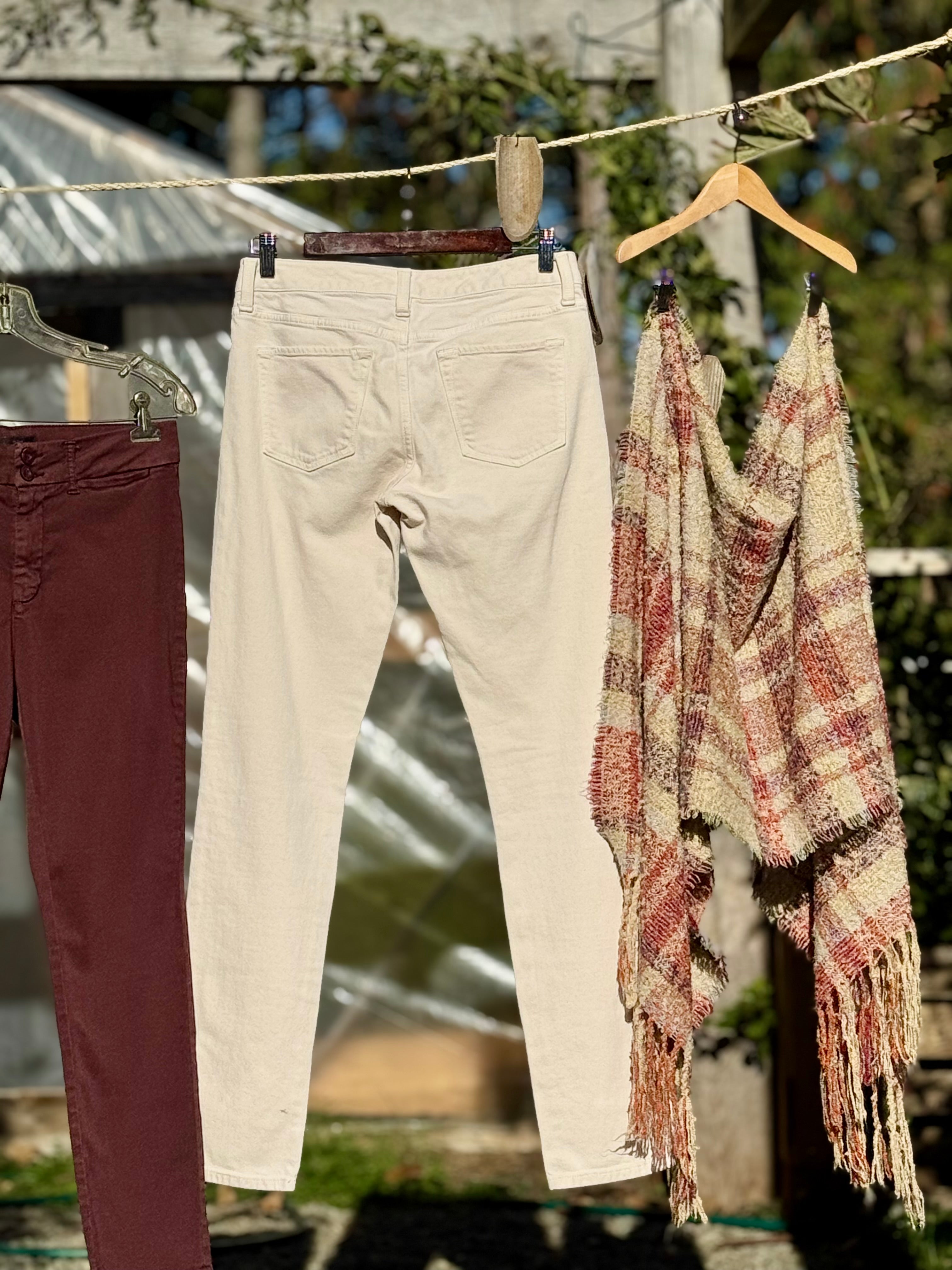 BANANA REPUBLIC JEANS - Consigned with VARDO Vintage & Valuables vvvardo.ca