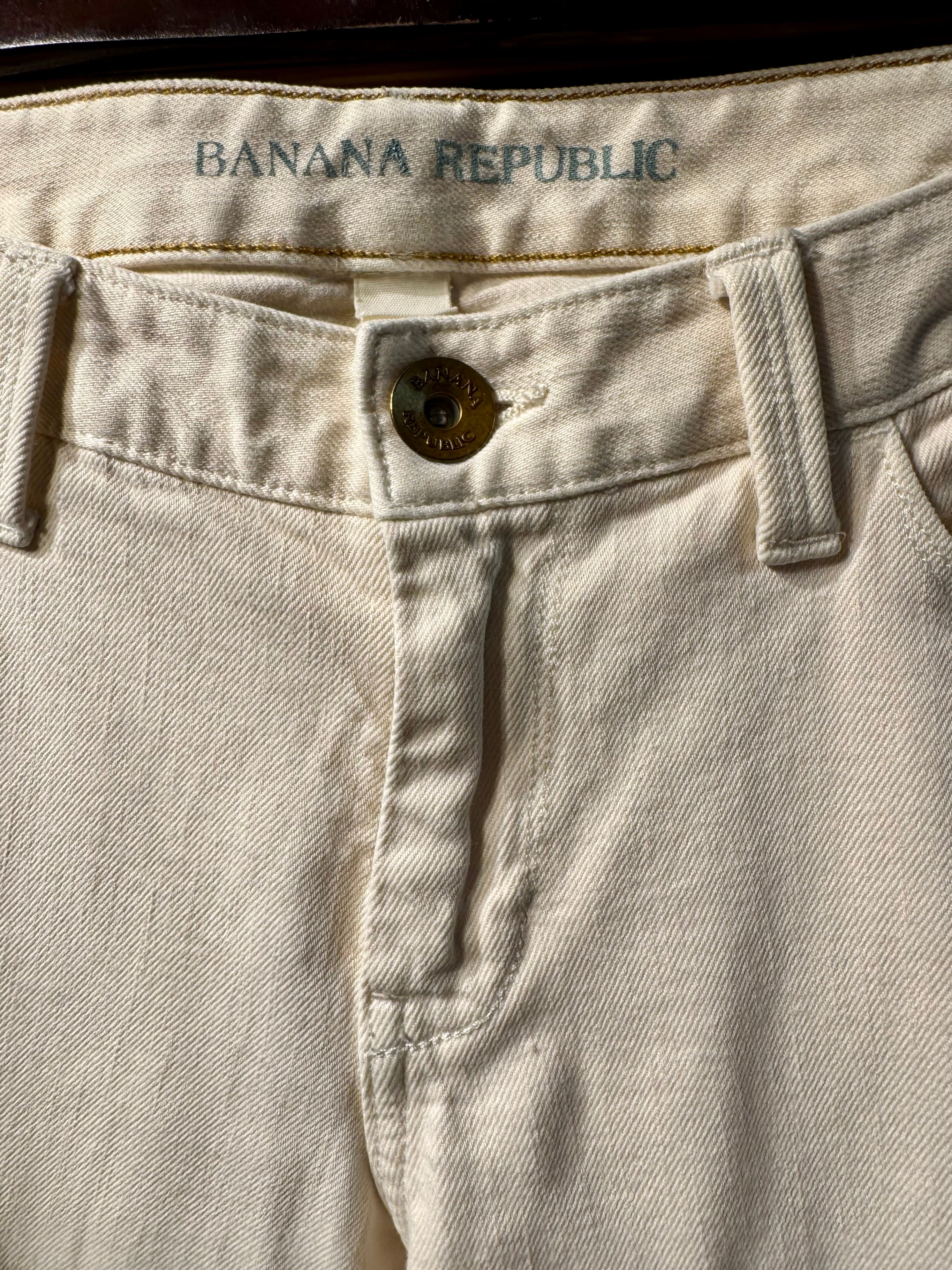 BANANA REPUBLIC JEANS - Consigned with VARDO Vintage & Valuables vvvardo.ca