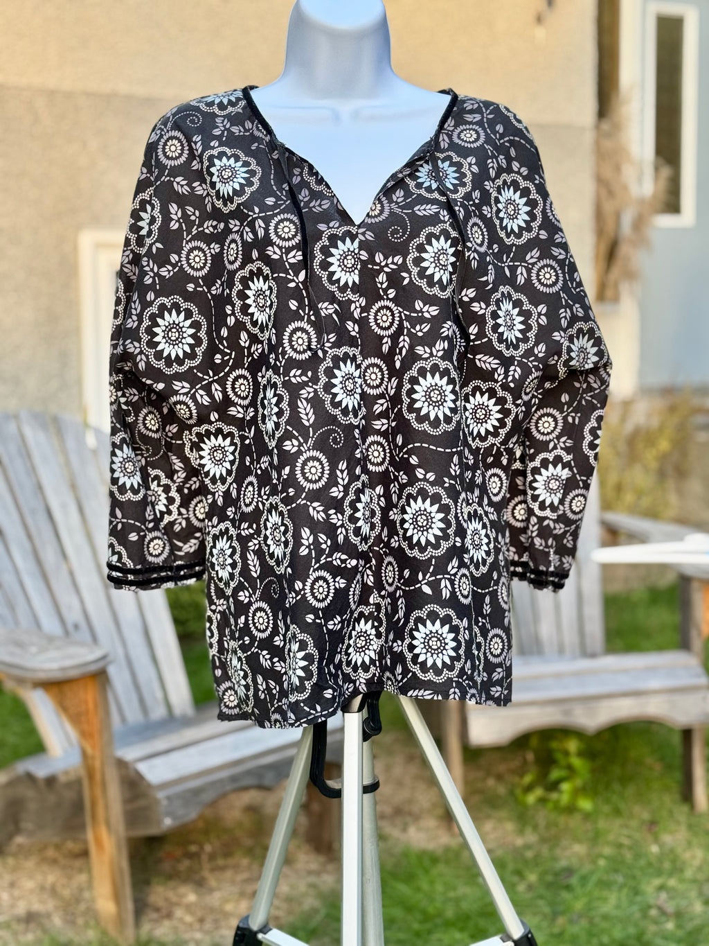 MOSSIMO Neck Tie Blouse - Consigned with VARDO Vintage & Valuables vvvardo.ca