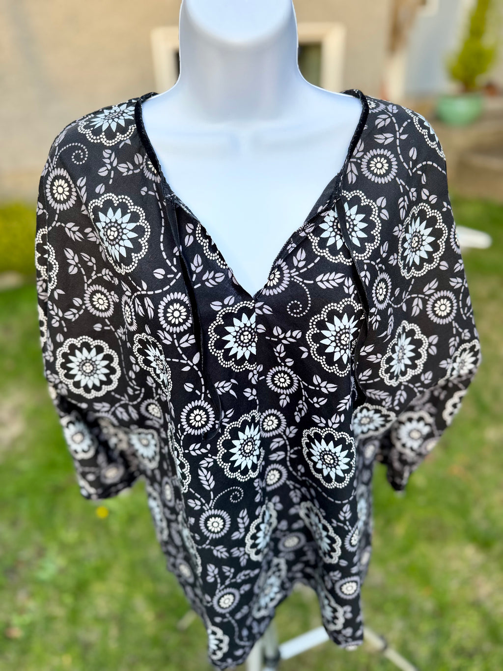 MOSSIMO Neck Tie Blouse - Consigned with VARDO Vintage & Valuables vvvardo.ca